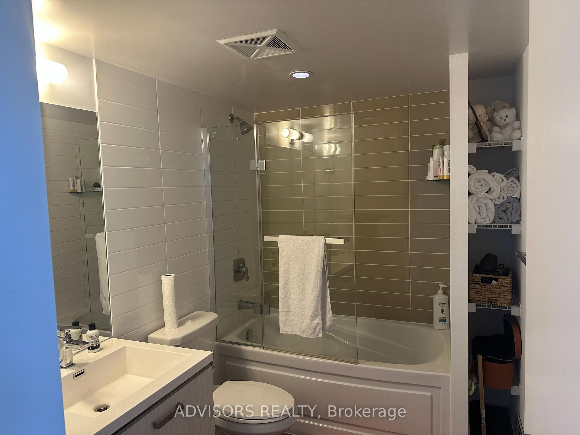 Photo 10 of Unit 2402, 125 Redpath Avenue, Toronto, Mount Pleasant West — HOMEH