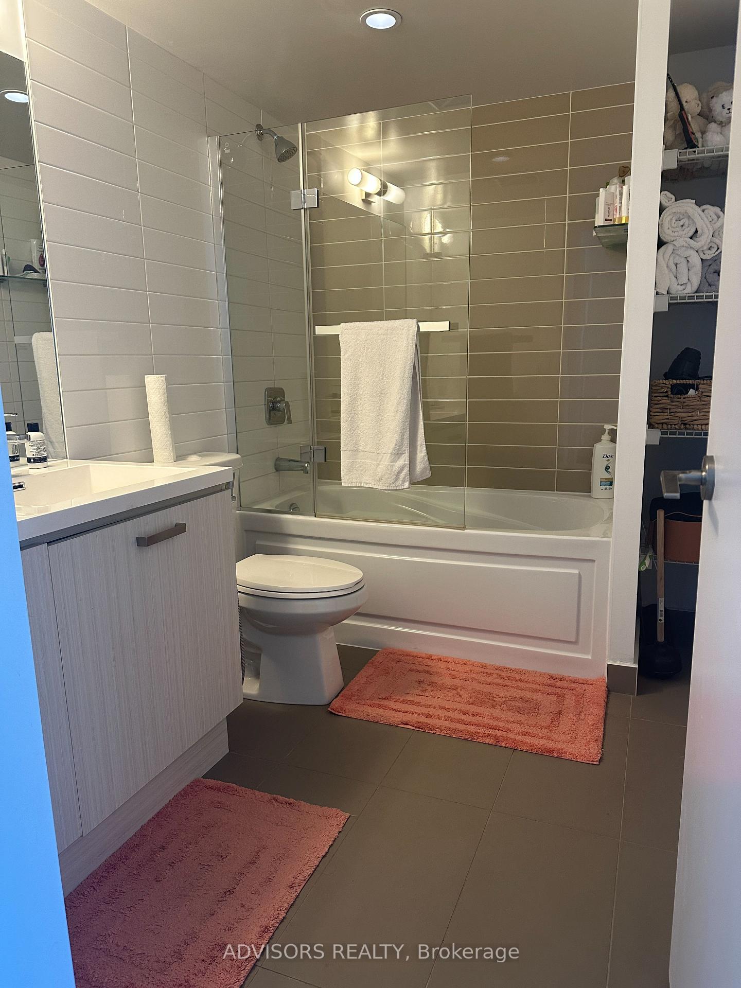Photo 11 of Unit 2402, 125 Redpath Avenue, Toronto, Mount Pleasant West — HOMEH