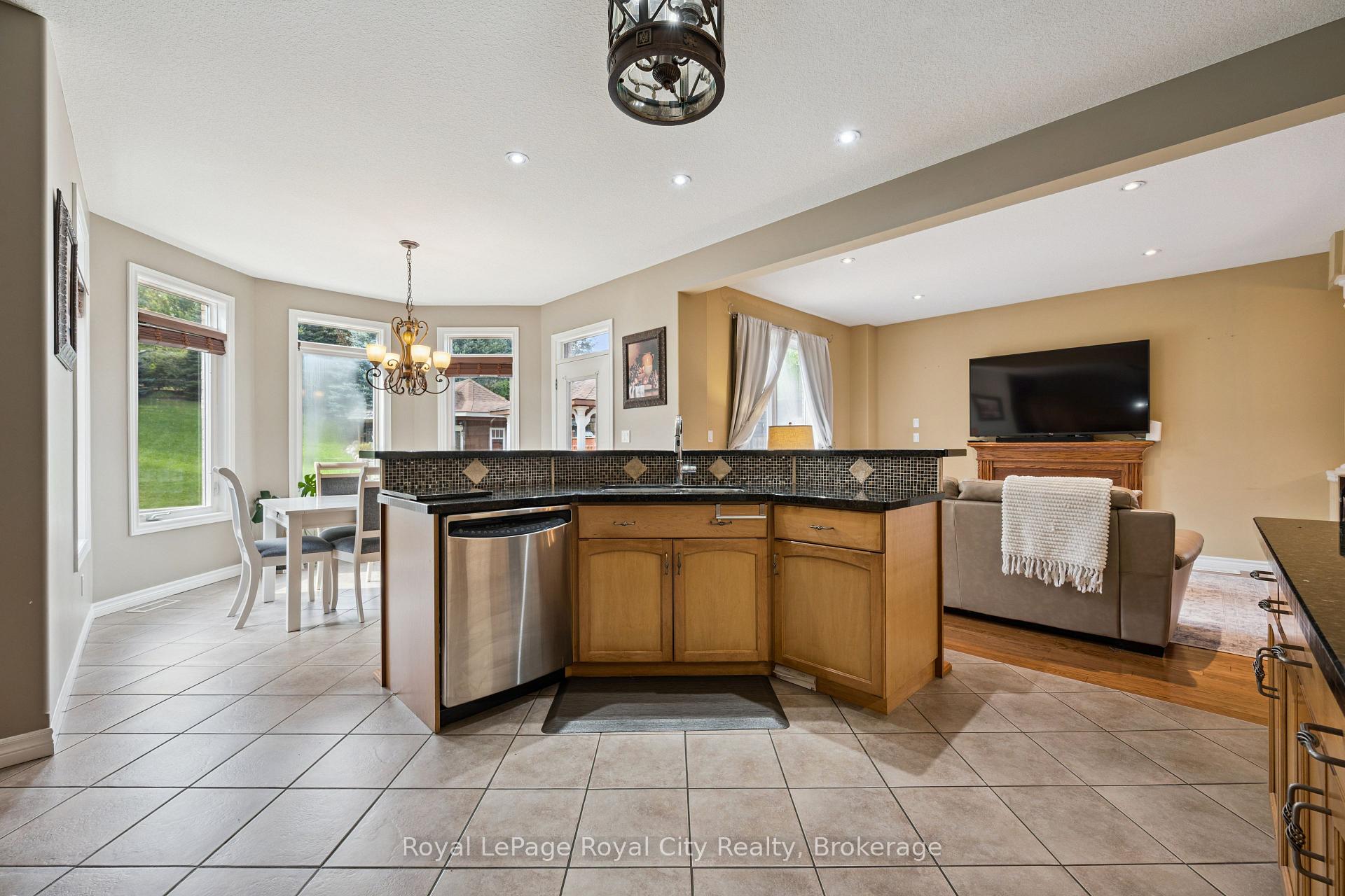 Photo 16 of 26 Frasson Drive, Guelph, Grange Road — HOMEH