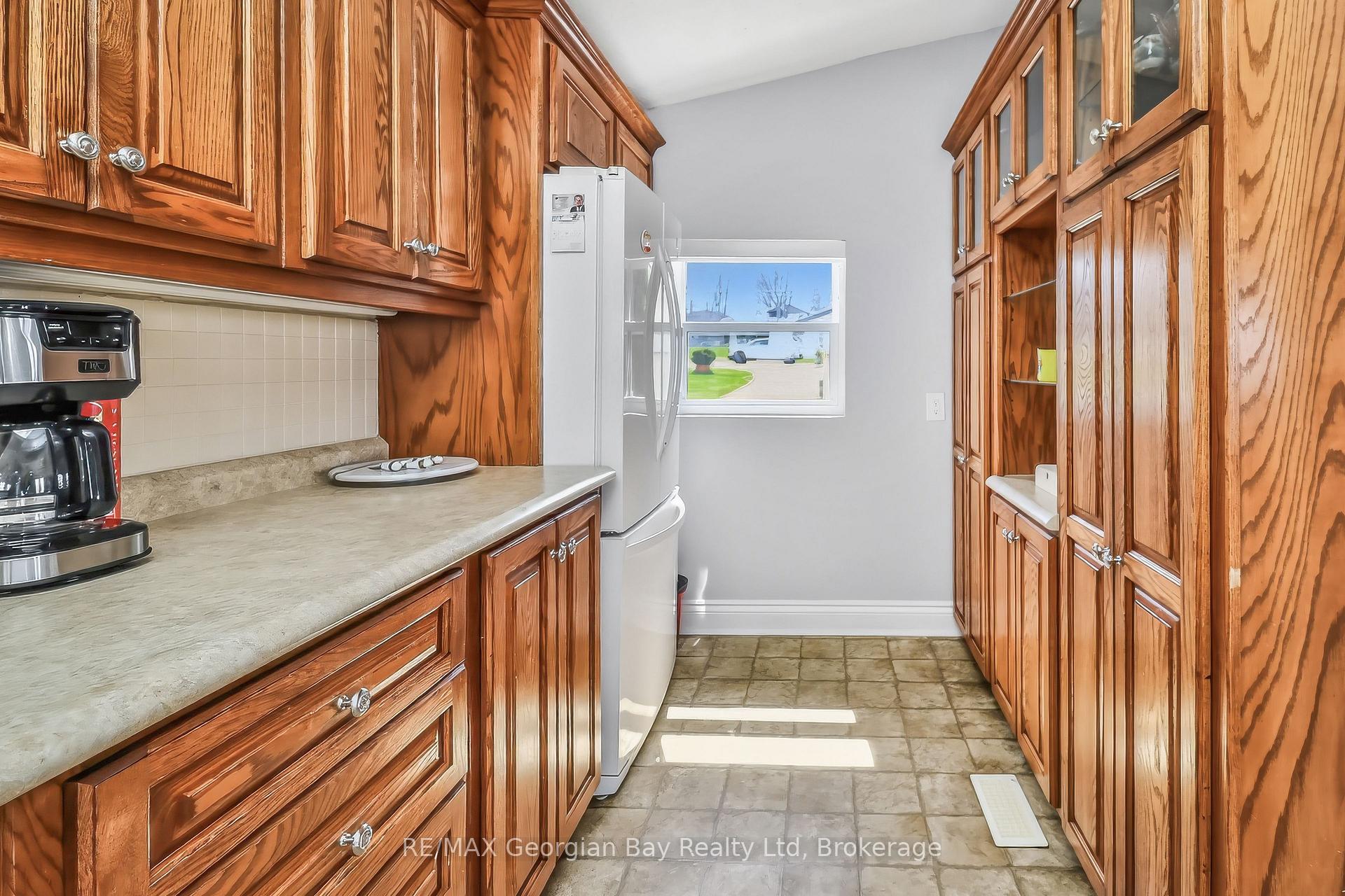 Photo 11 of 12 Robins Point Road, Tay, Victoria Harbour — HOMEH