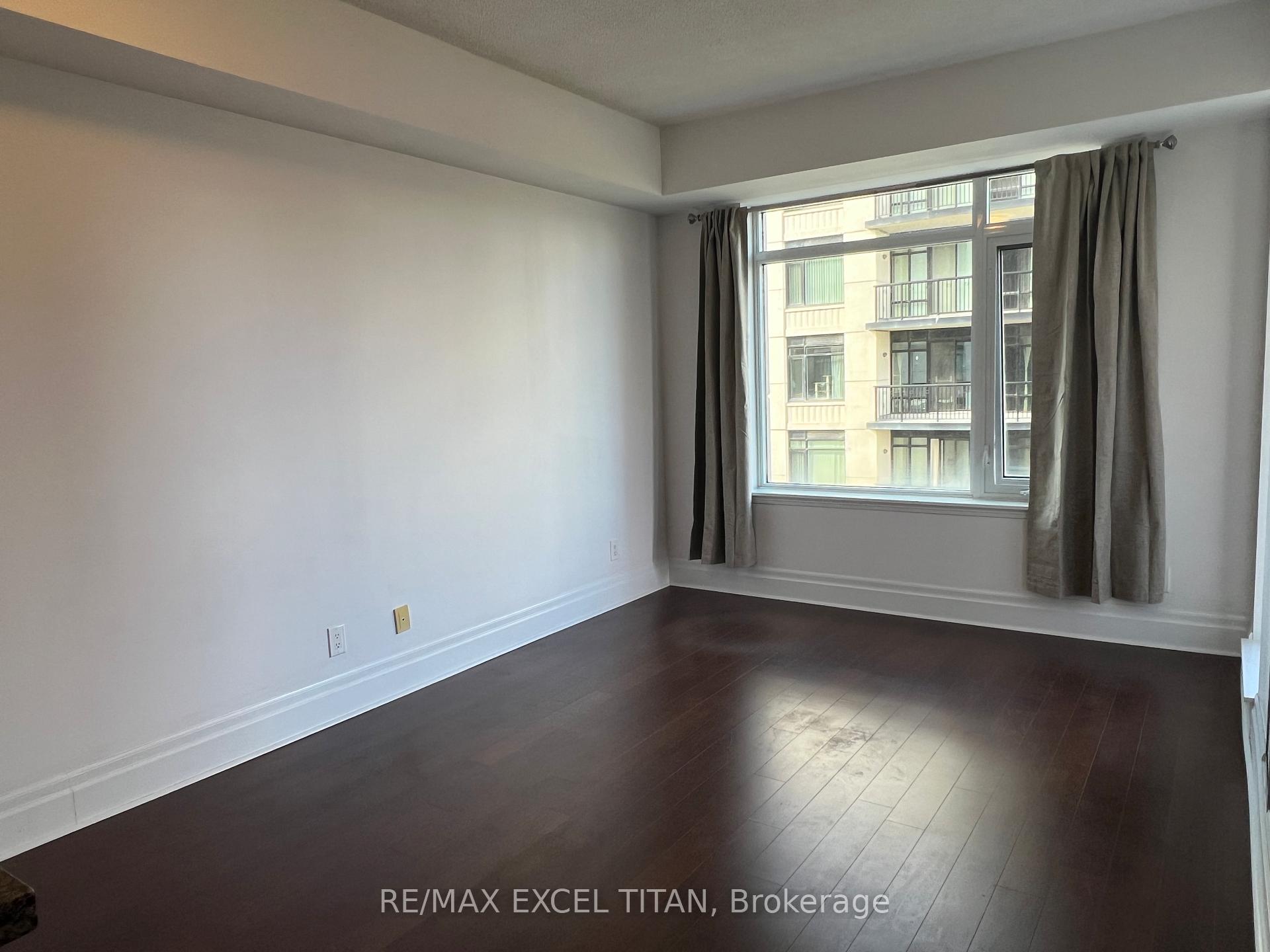 Photo 6 of Unit 607, 111 Upper Duke Crescent, Markham, Unionville — HOMEH