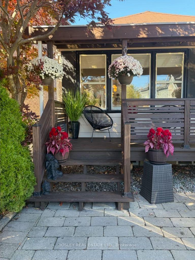 Photo 4 of 236 Virginia Avenue, Toronto, Woodbine-Lumsden — HOMEH