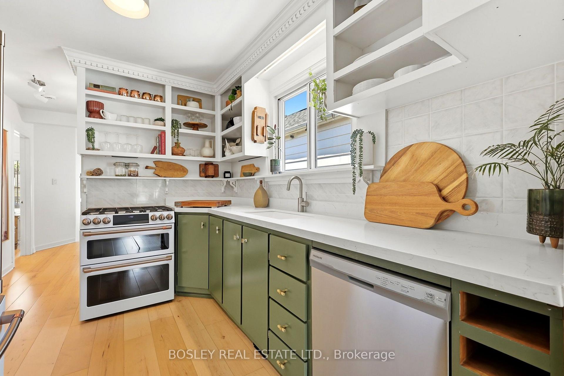 Photo 17 of 236 Virginia Avenue, Toronto, Woodbine-Lumsden — HOMEH