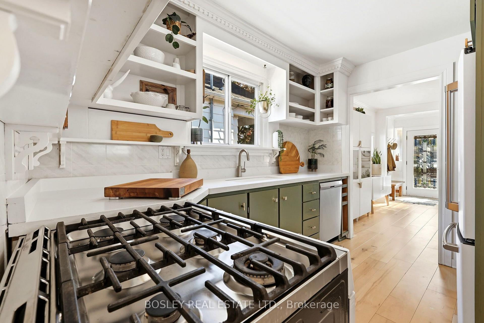 Photo 18 of 236 Virginia Avenue, Toronto, Woodbine-Lumsden — HOMEH