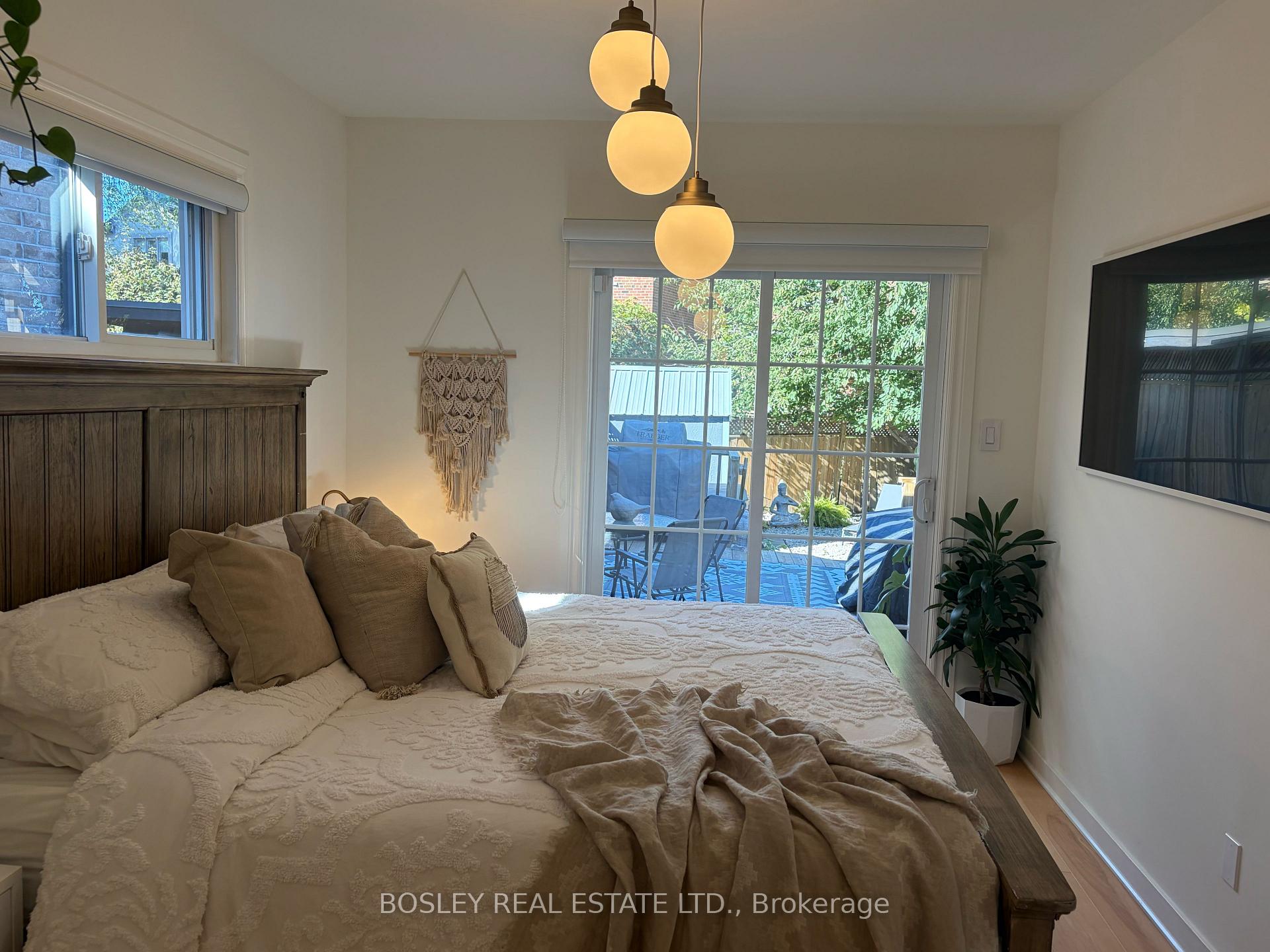 Photo 26 of 236 Virginia Avenue, Toronto, Woodbine-Lumsden — HOMEH