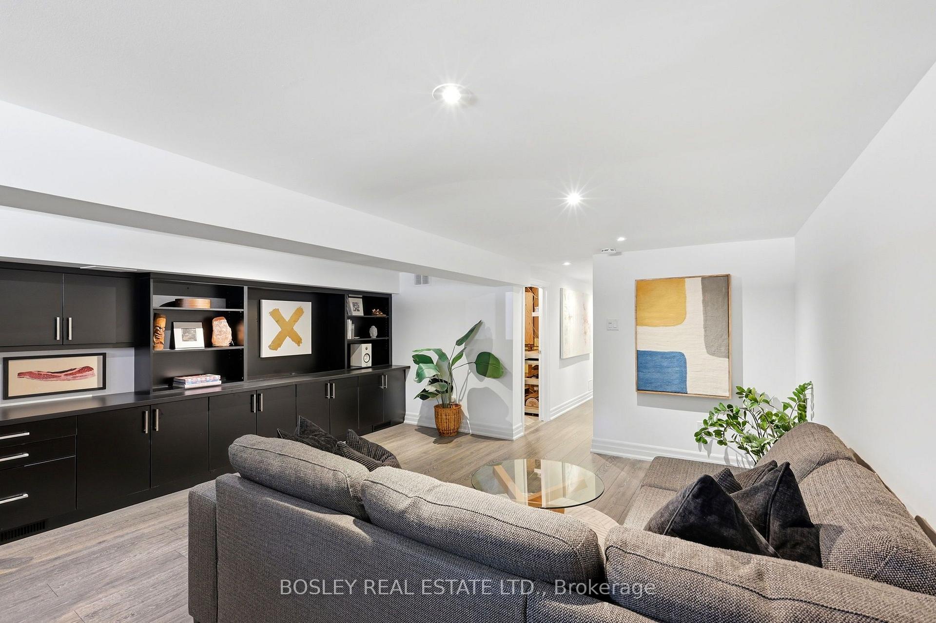 Photo 31 of 236 Virginia Avenue, Toronto, Woodbine-Lumsden — HOMEH