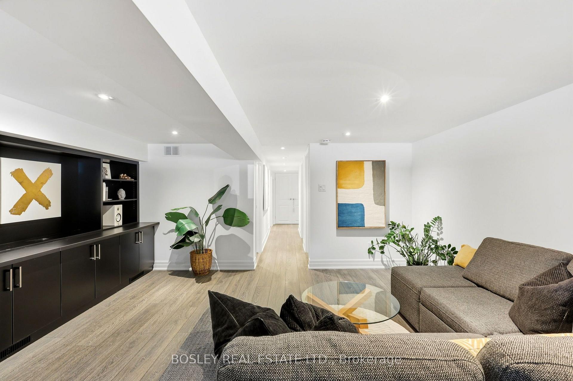 Photo 33 of 236 Virginia Avenue, Toronto, Woodbine-Lumsden — HOMEH