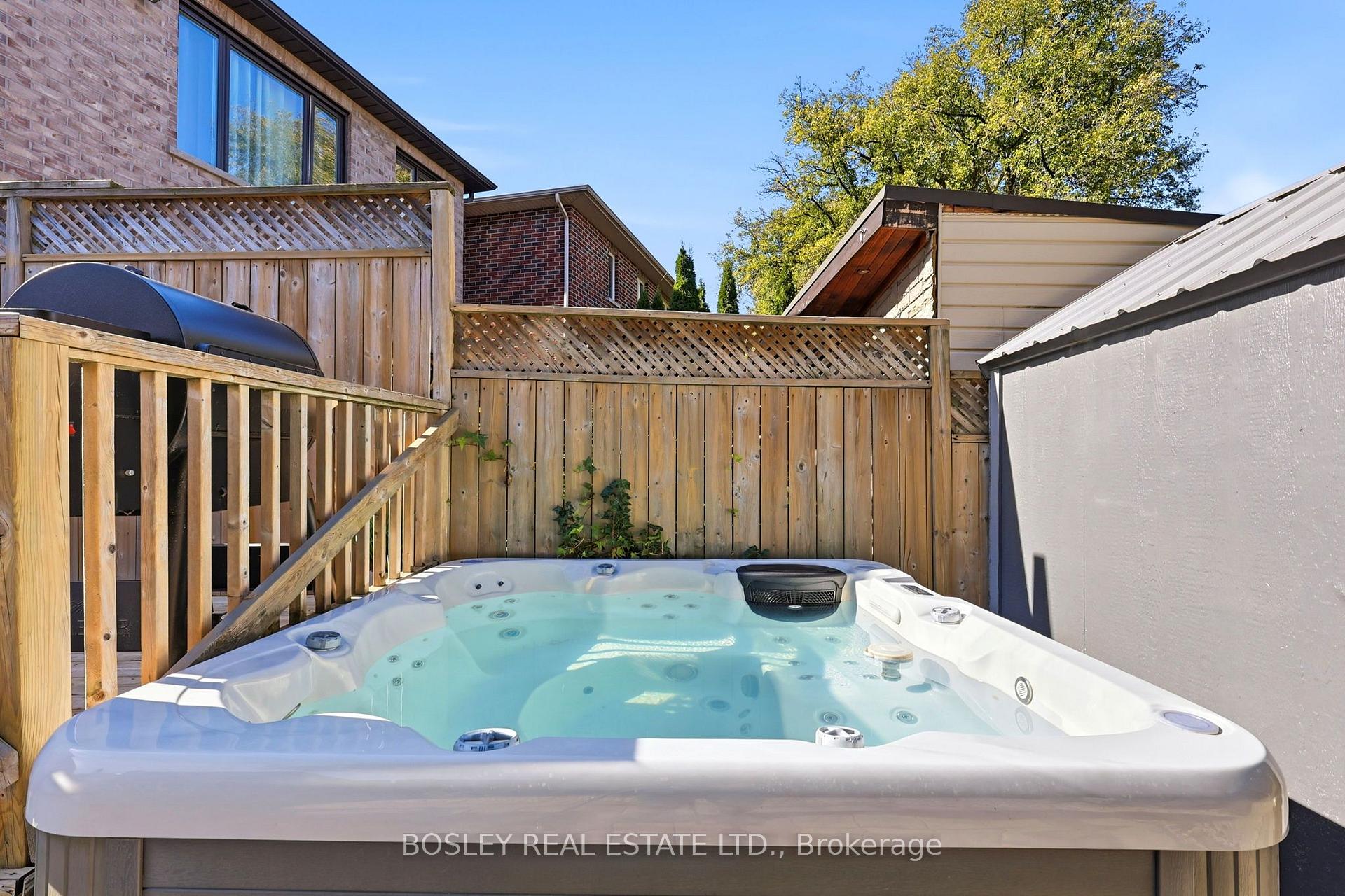 Photo 37 of 236 Virginia Avenue, Toronto, Woodbine-Lumsden — HOMEH