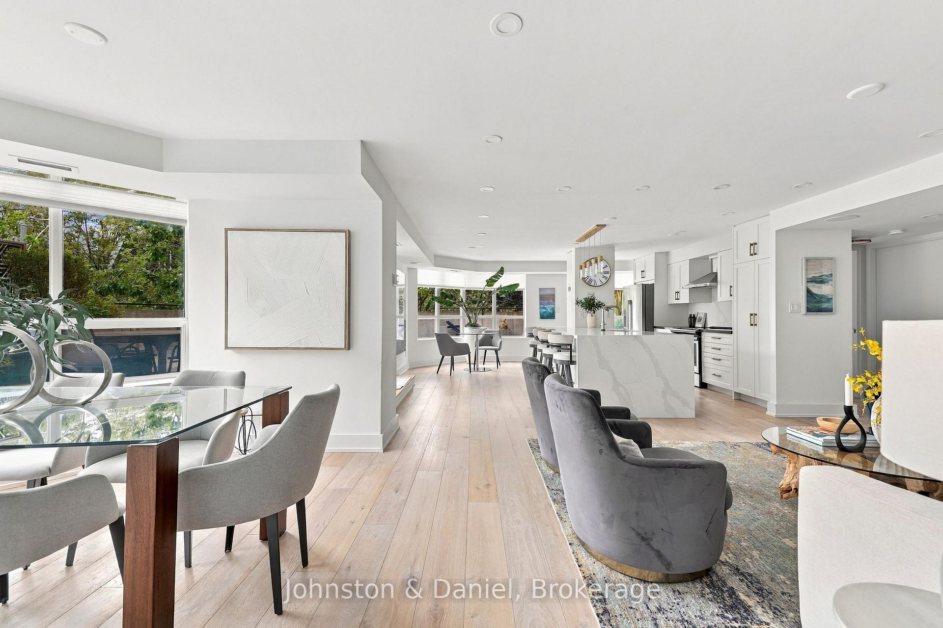 Photo of Unit 205, 1000 King Street W