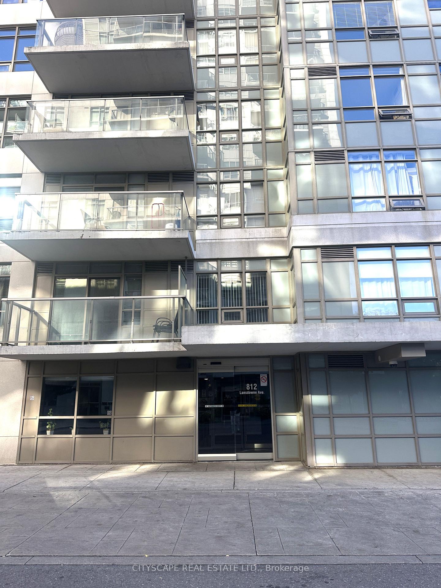 Photo of Unit 605, 812 Lansdowne Avenue