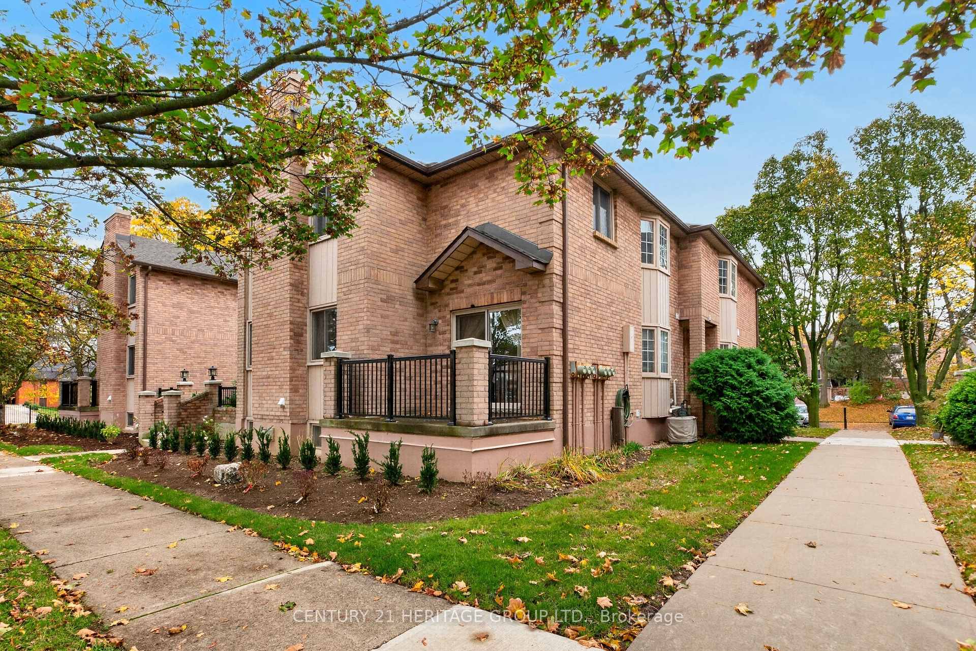 Photo 5 of Unit 15, 38 Elora Drive, Hamilton, Fessenden — HOMEH