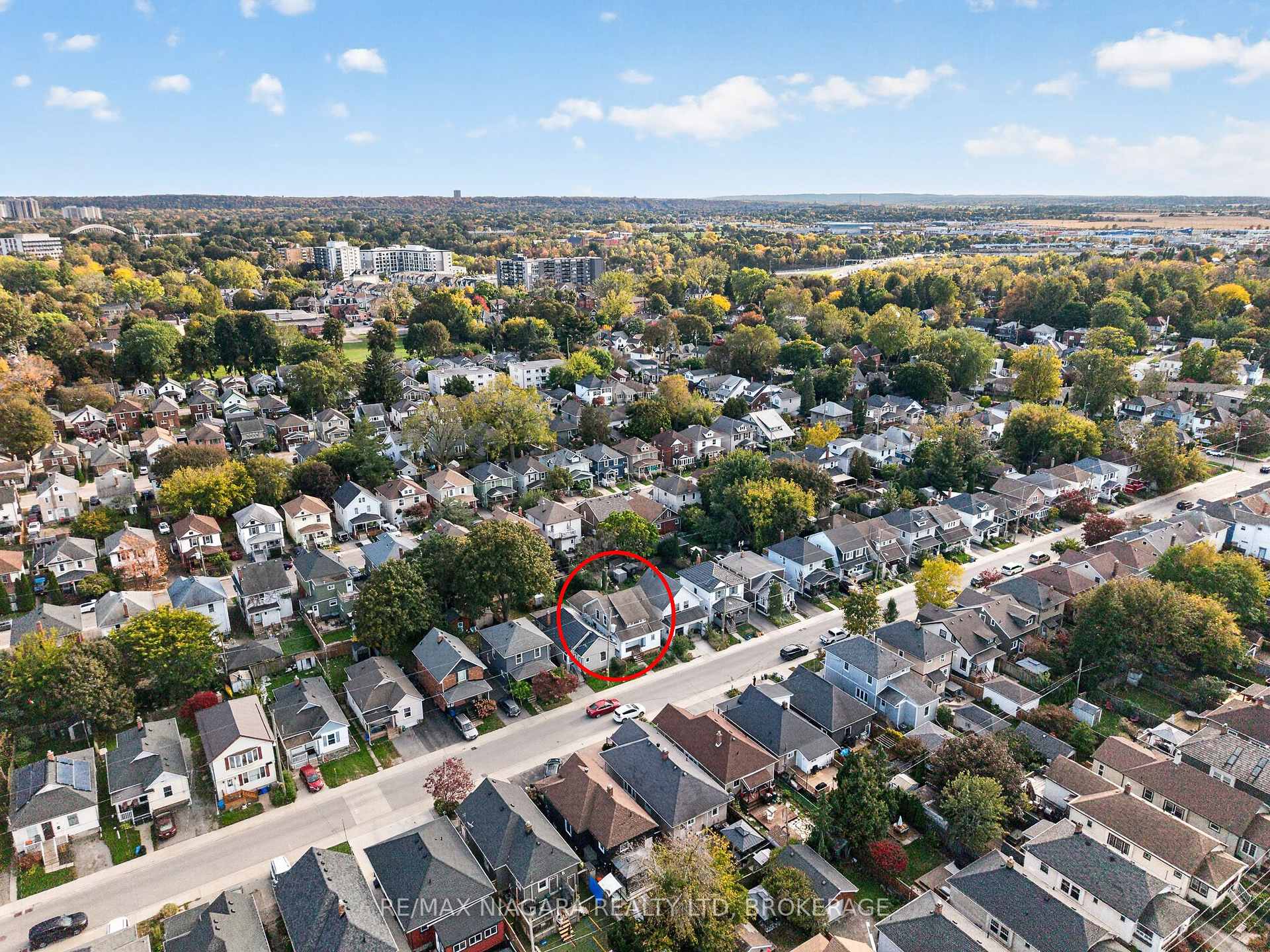 Photo 6 of 44 Lowell Avenue, St. Catharines, Downtown — HOMEH