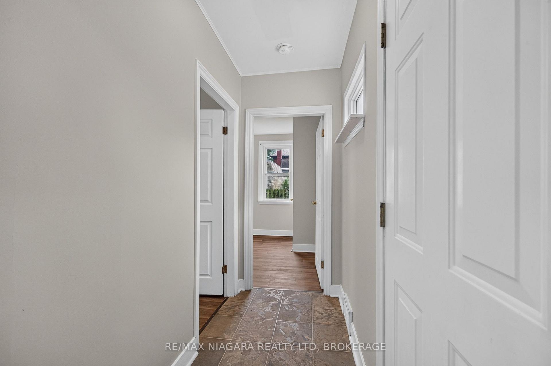 Photo 12 of 44 Lowell Avenue, St. Catharines, Downtown — HOMEH