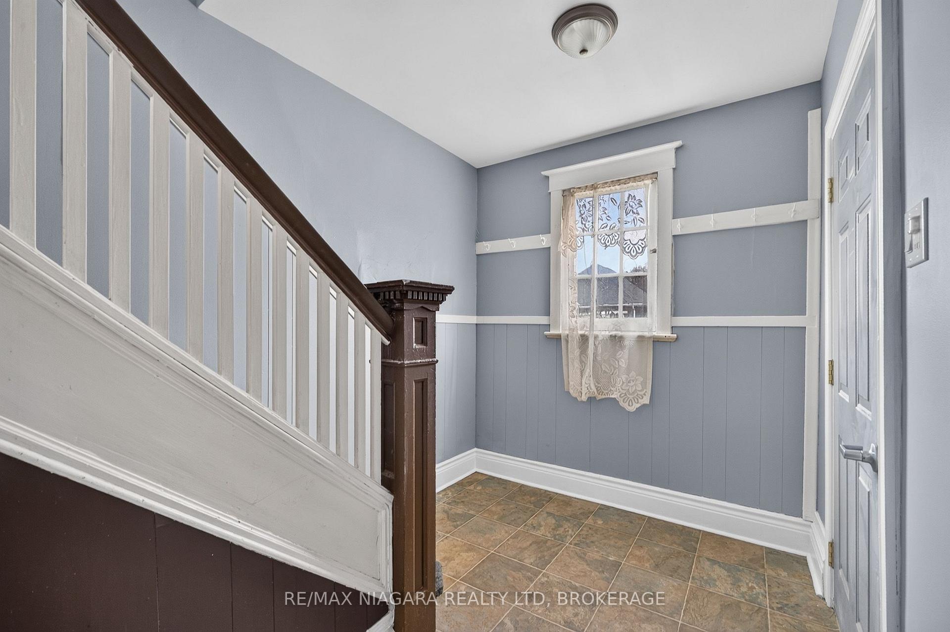 Photo 15 of 44 Lowell Avenue, St. Catharines, Downtown — HOMEH
