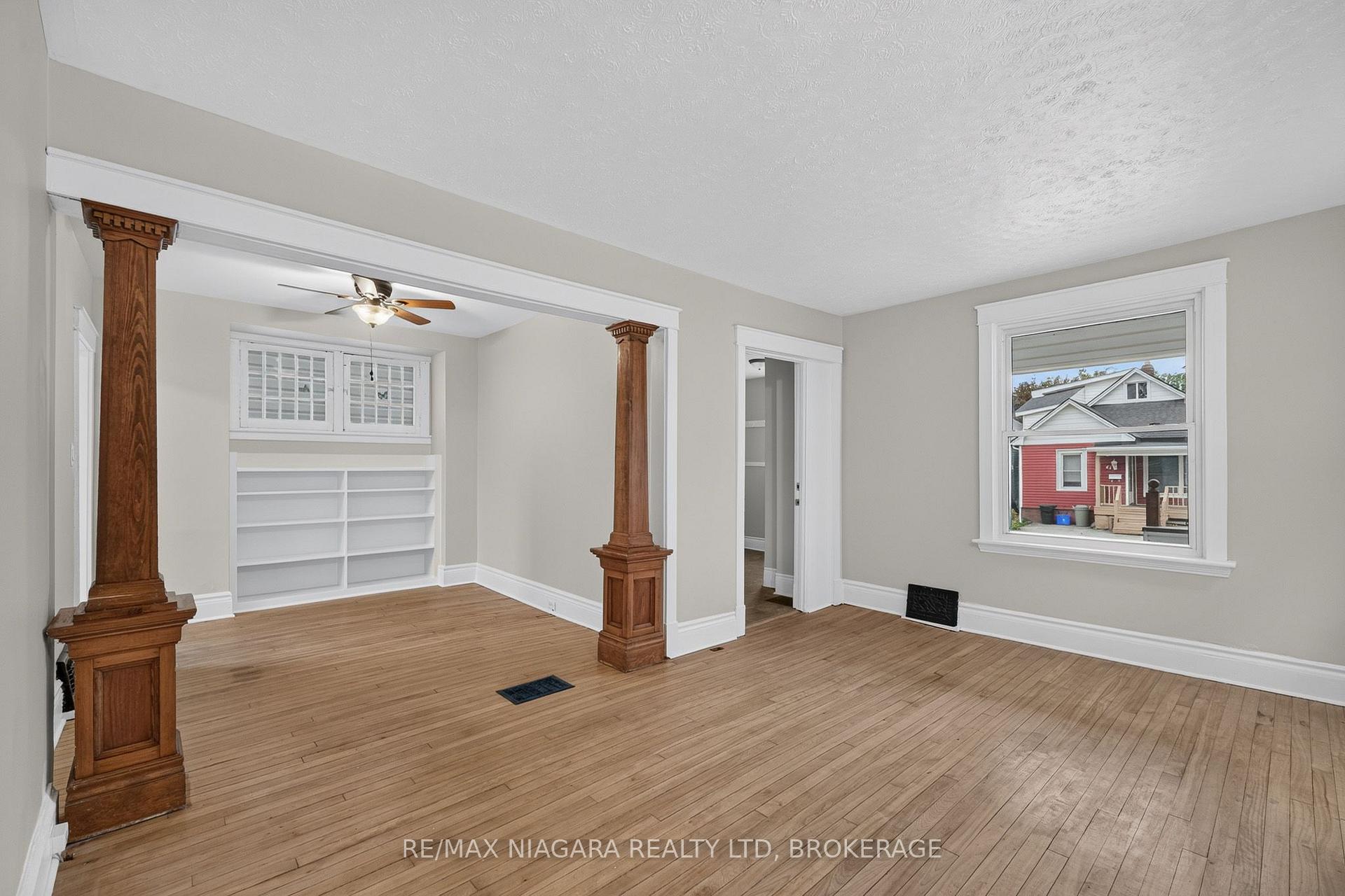 Photo 16 of 44 Lowell Avenue, St. Catharines, Downtown — HOMEH