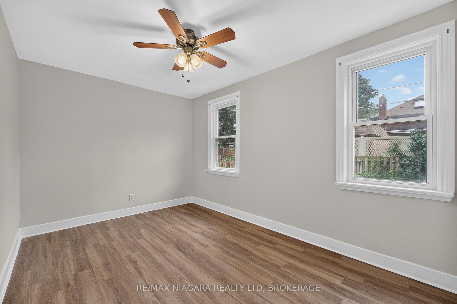 Photo 26 of 44 Lowell Avenue, St. Catharines, Downtown — HOMEH