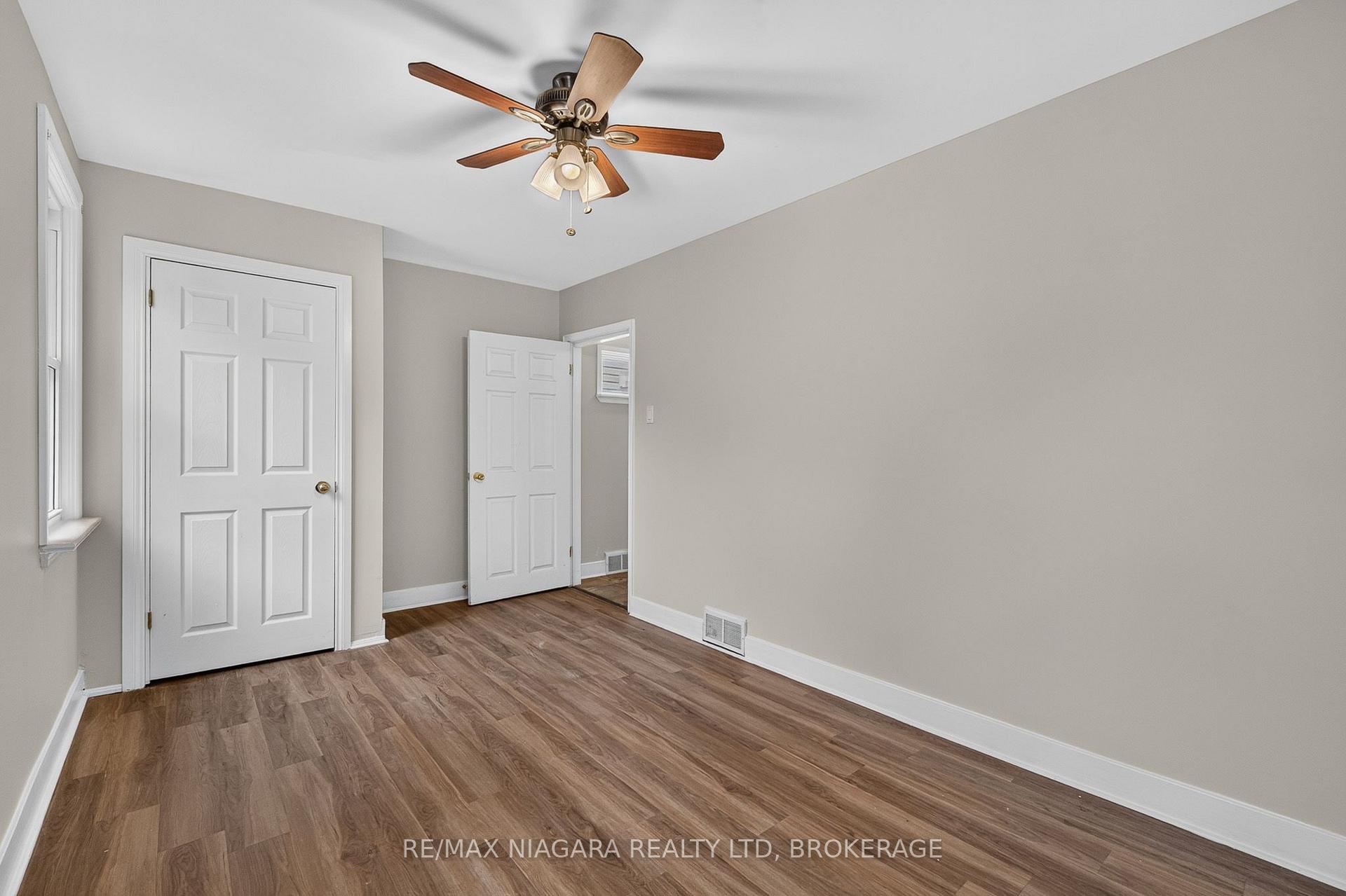 Photo 27 of 44 Lowell Avenue, St. Catharines, Downtown — HOMEH