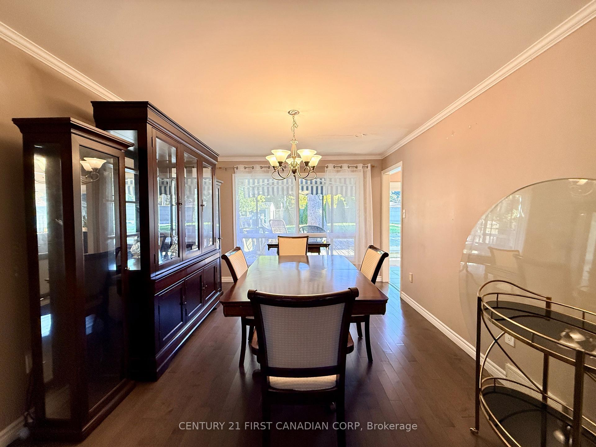 Photo 10 of 26 Colonial Crescent, London, North M — HOMEH