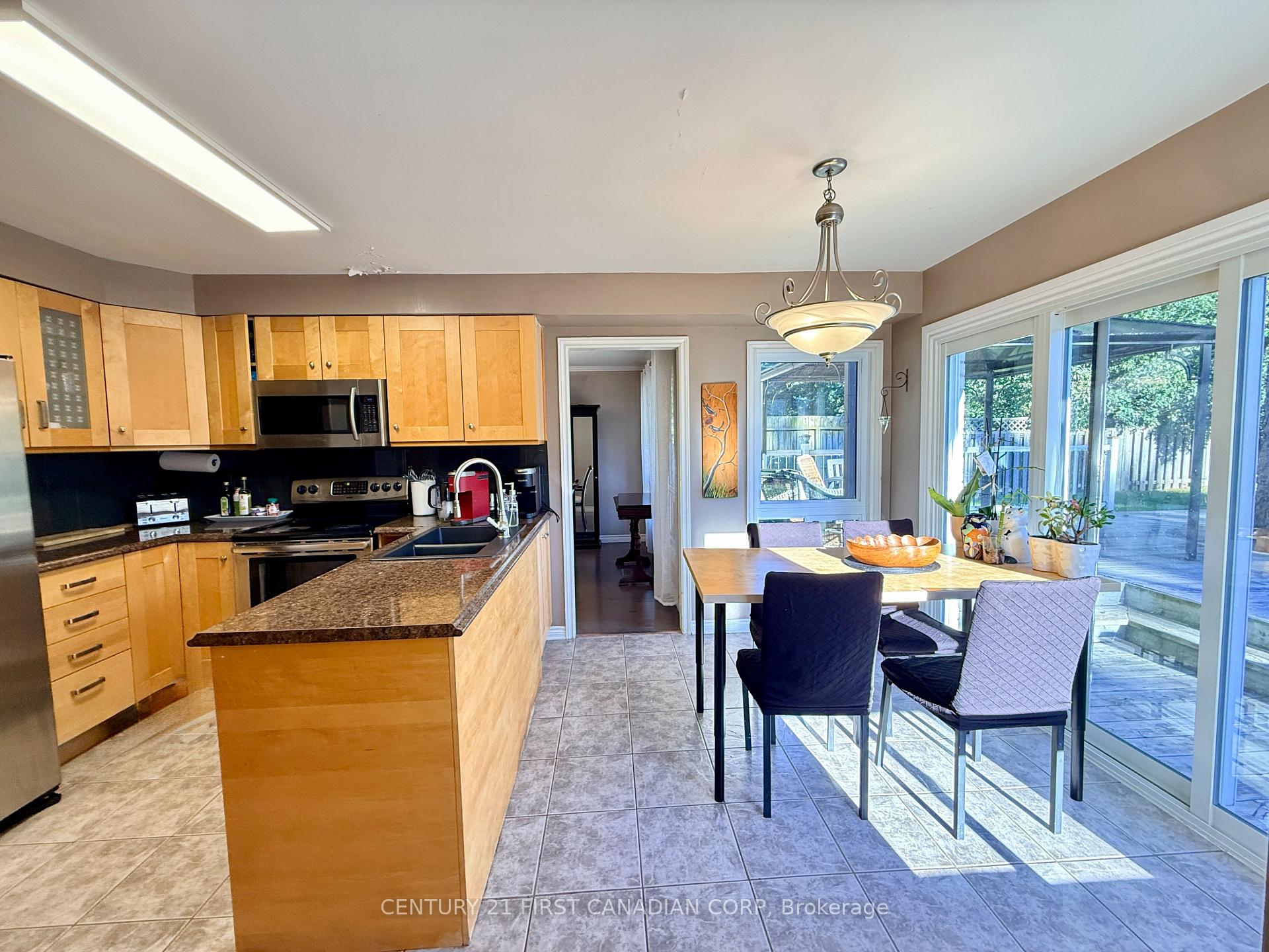 Photo 13 of 26 Colonial Crescent, London, North M — HOMEH