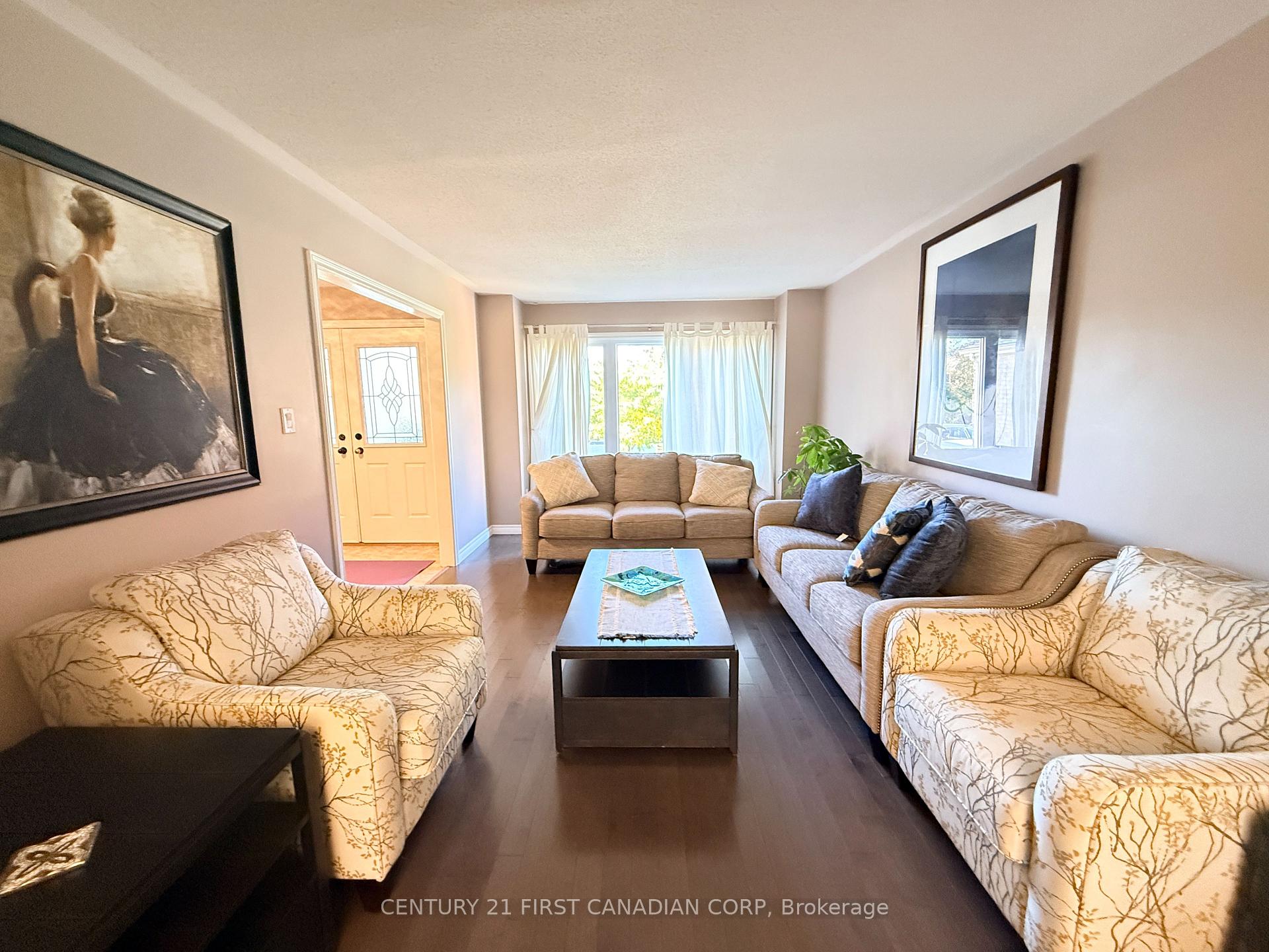 Photo 17 of 26 Colonial Crescent, London, North M — HOMEH