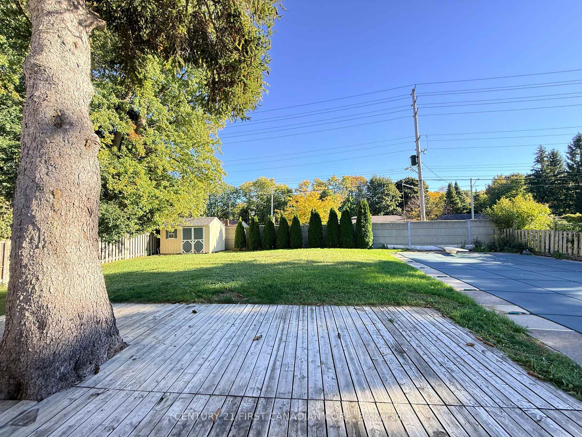Photo 35 of 26 Colonial Crescent, London, North M — HOMEH