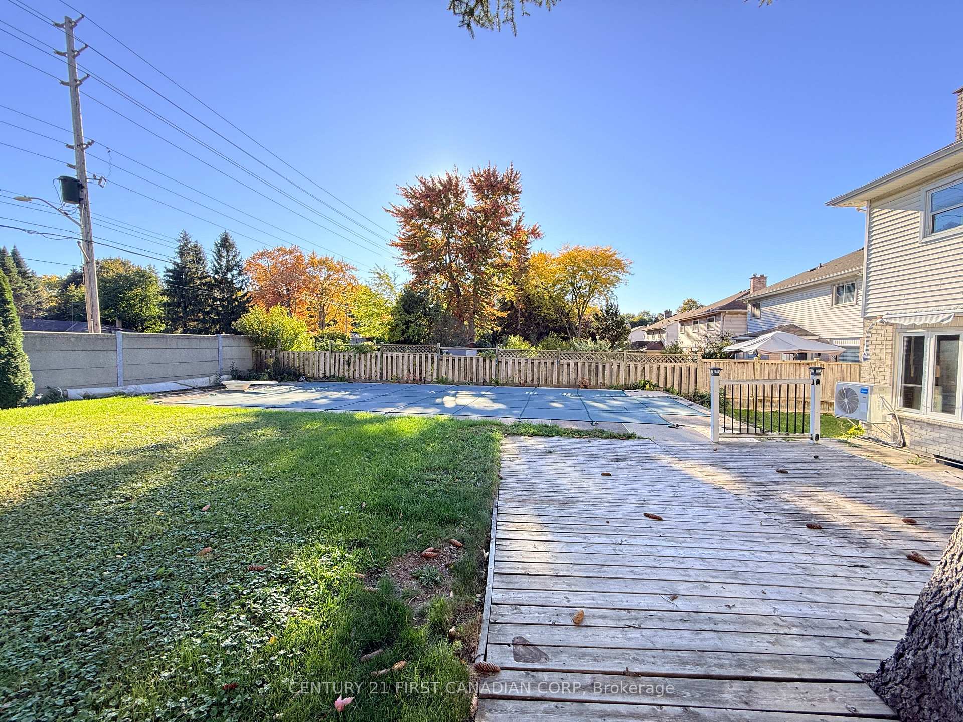 Photo 36 of 26 Colonial Crescent, London, North M — HOMEH