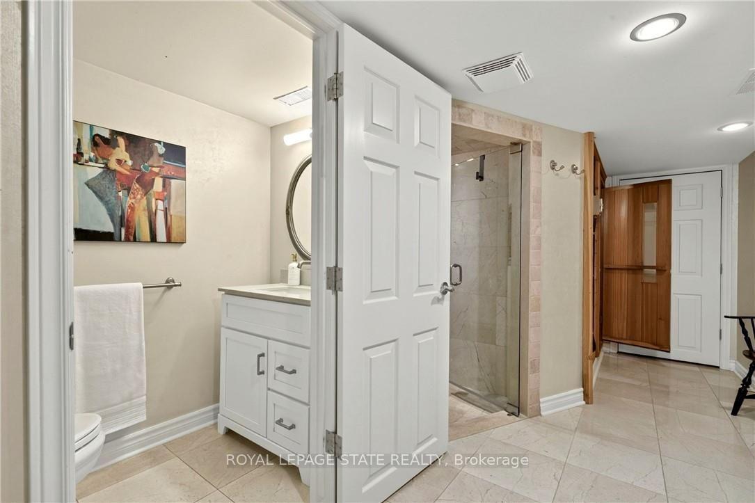 Photo 24 of 29 Woodside Drive, Hamilton, Sherwood — HOMEH