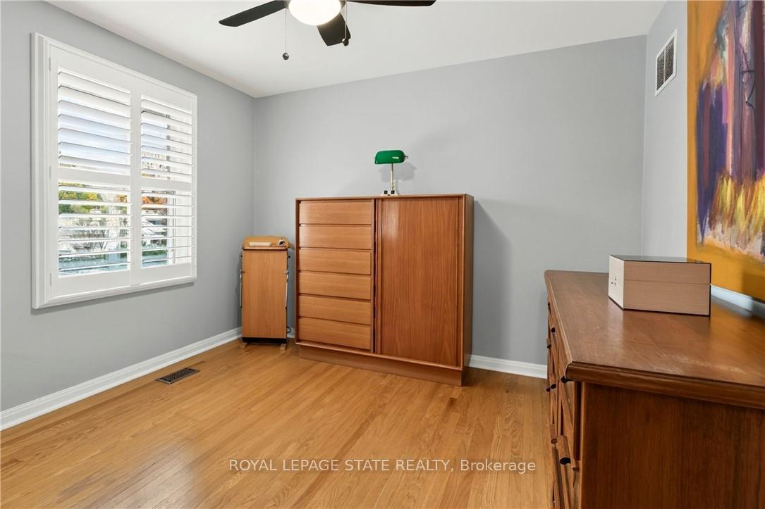 Photo 25 of 29 Woodside Drive, Hamilton, Sherwood — HOMEH