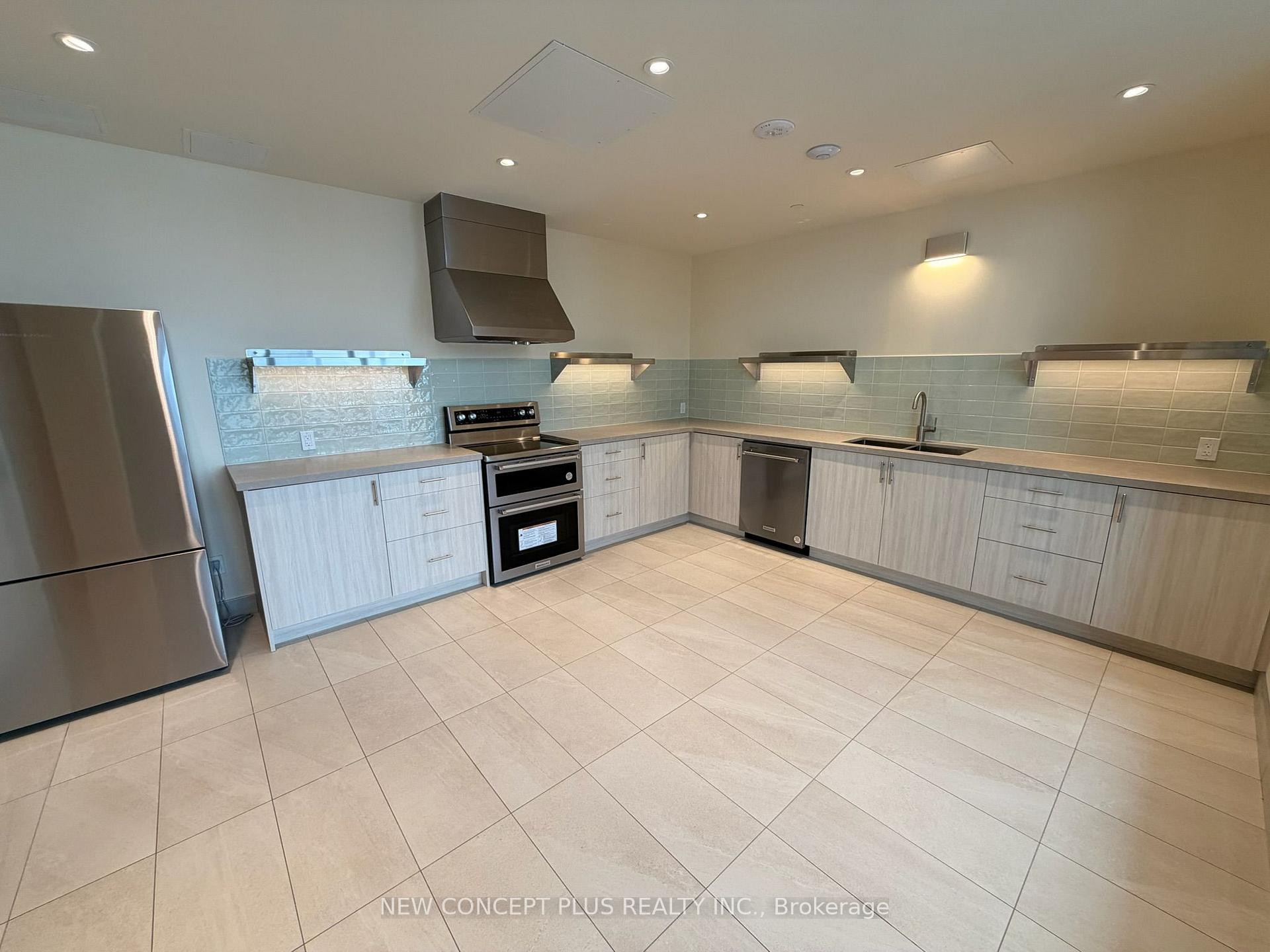 Photo 5 of Unit 521, 8960 Jane Street E, Vaughan, Vellore Village — HOMEH