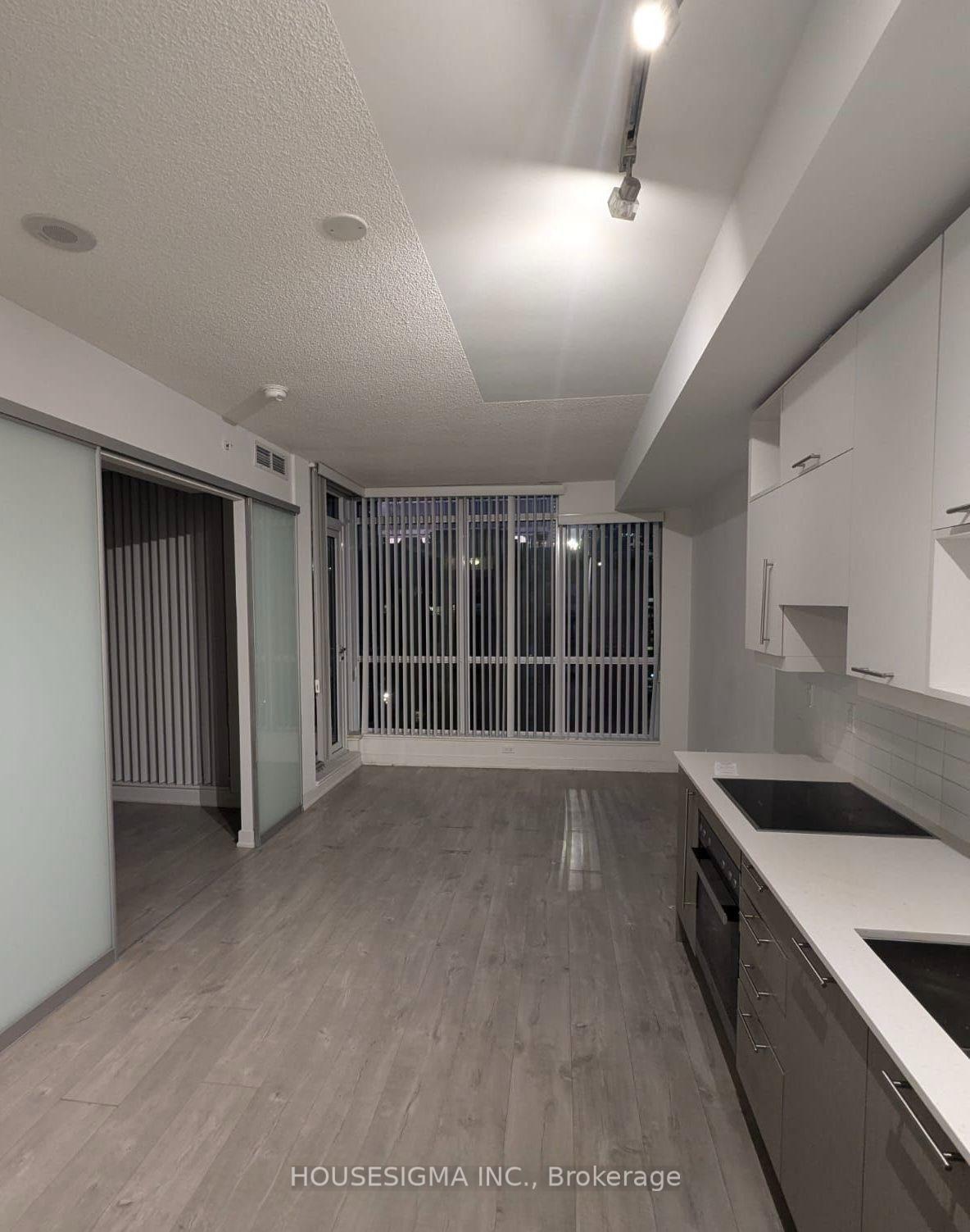 Photo 2 of Unit 1403, 30 Nelson Street, Toronto, Waterfront Communities — HOMEH