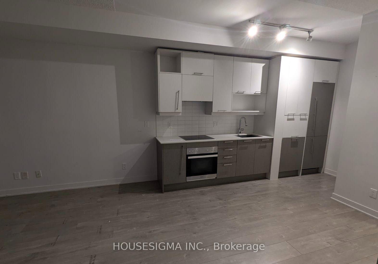 Photo 3 of Unit 1403, 30 Nelson Street, Toronto, Waterfront Communities — HOMEH