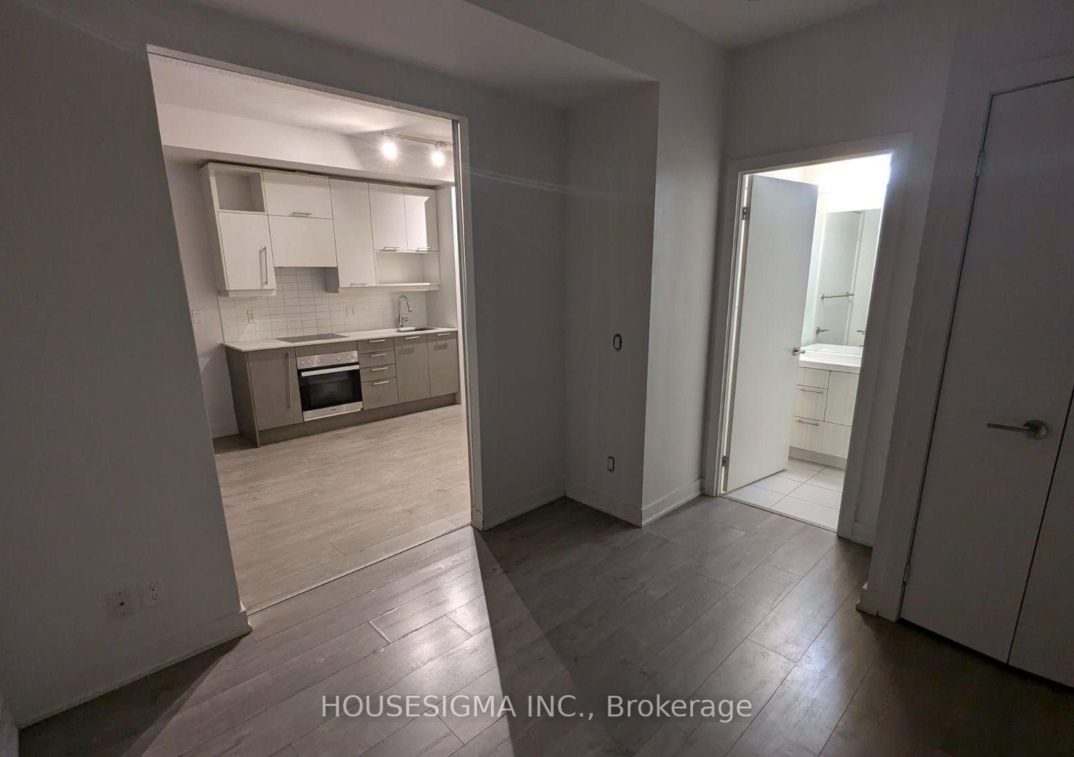 Photo 5 of Unit 1403, 30 Nelson Street, Toronto, Waterfront Communities — HOMEH