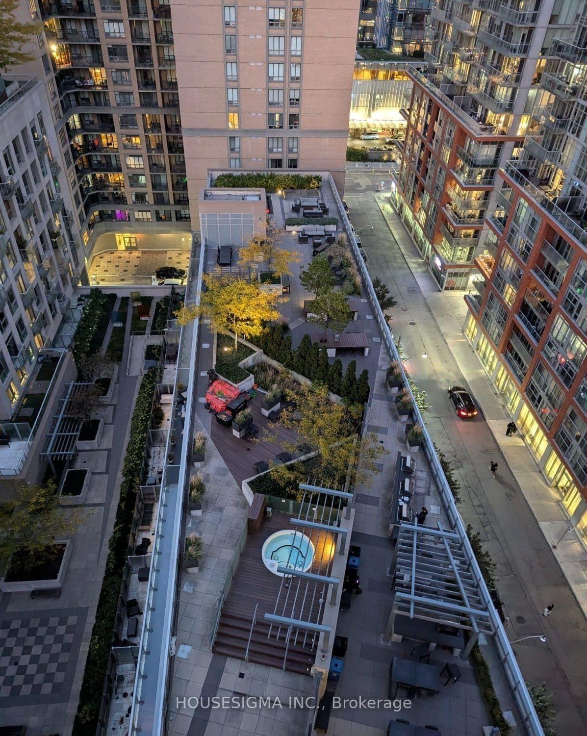 Photo 10 of Unit 1403, 30 Nelson Street, Toronto, Waterfront Communities — HOMEH