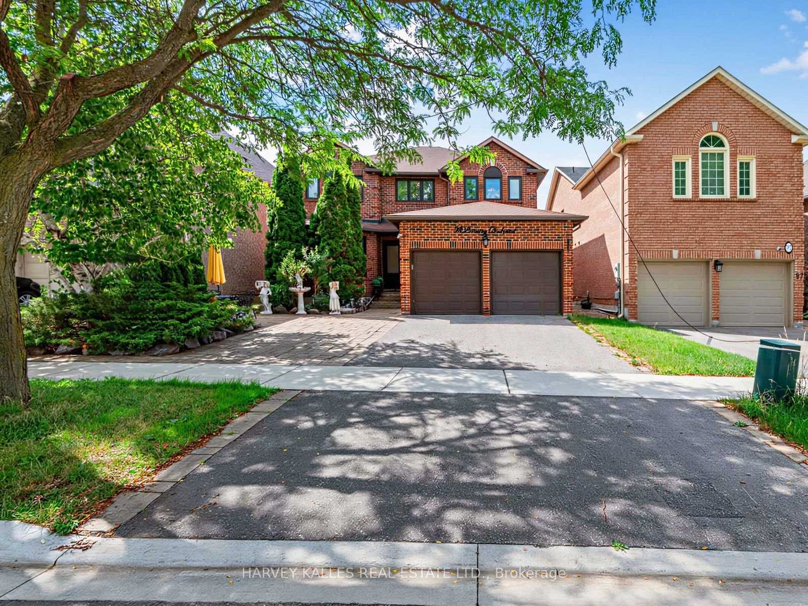 Photo 2 of 93 Downing Boulevard, Vaughan, Uplands — HOMEH