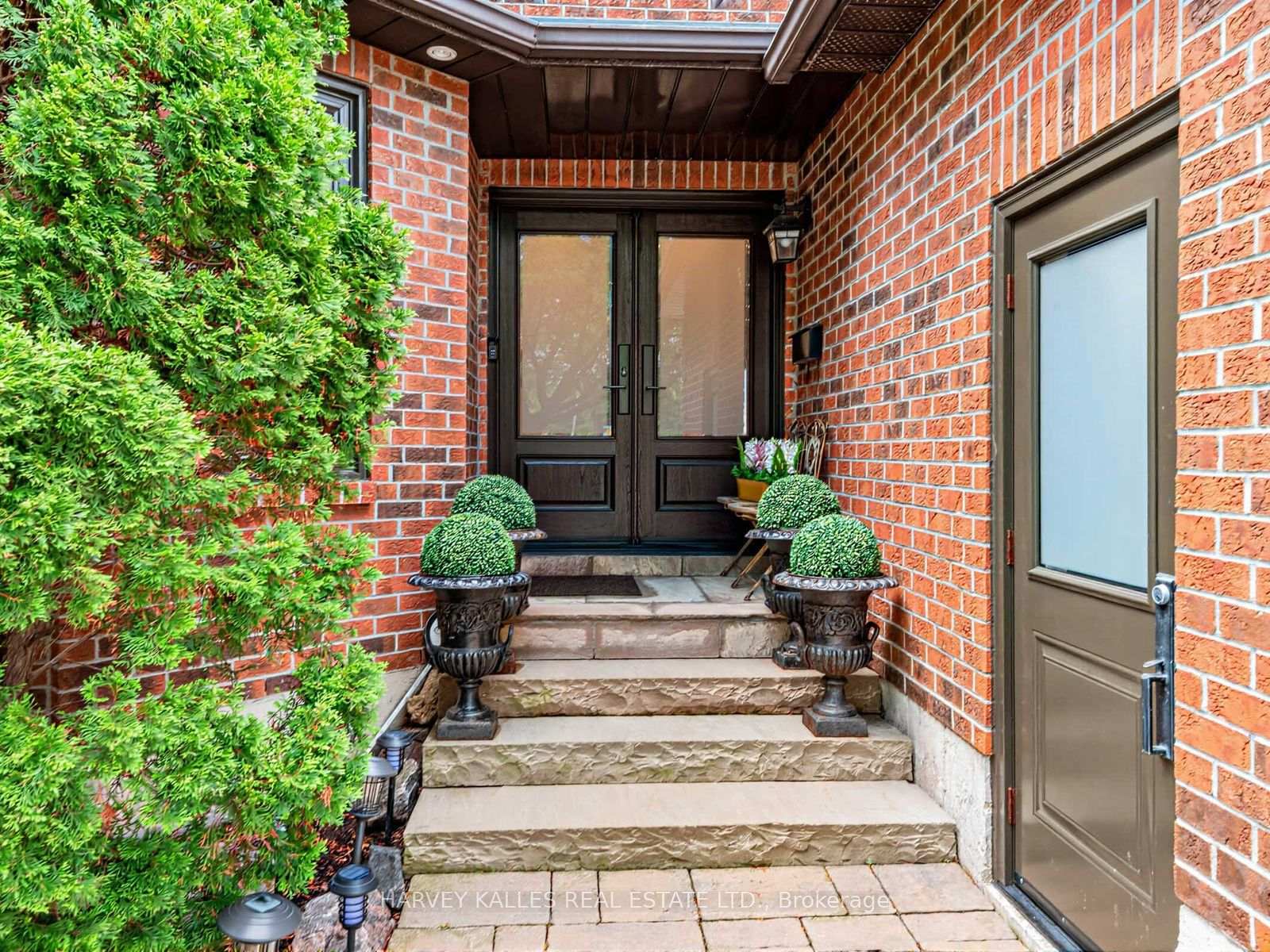 Photo 3 of 93 Downing Boulevard, Vaughan, Uplands — HOMEH