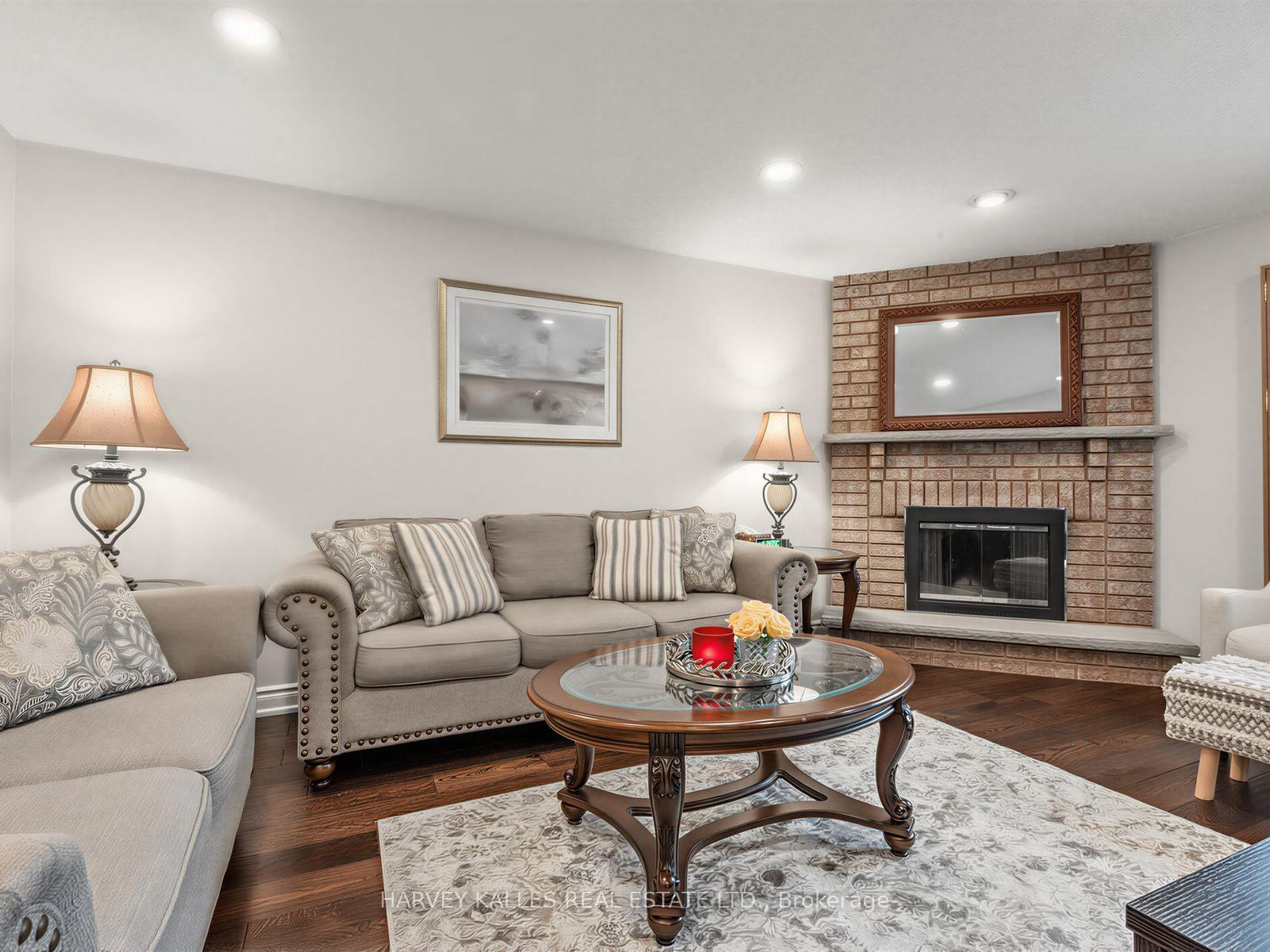 Photo 7 of 93 Downing Boulevard, Vaughan, Uplands — HOMEH