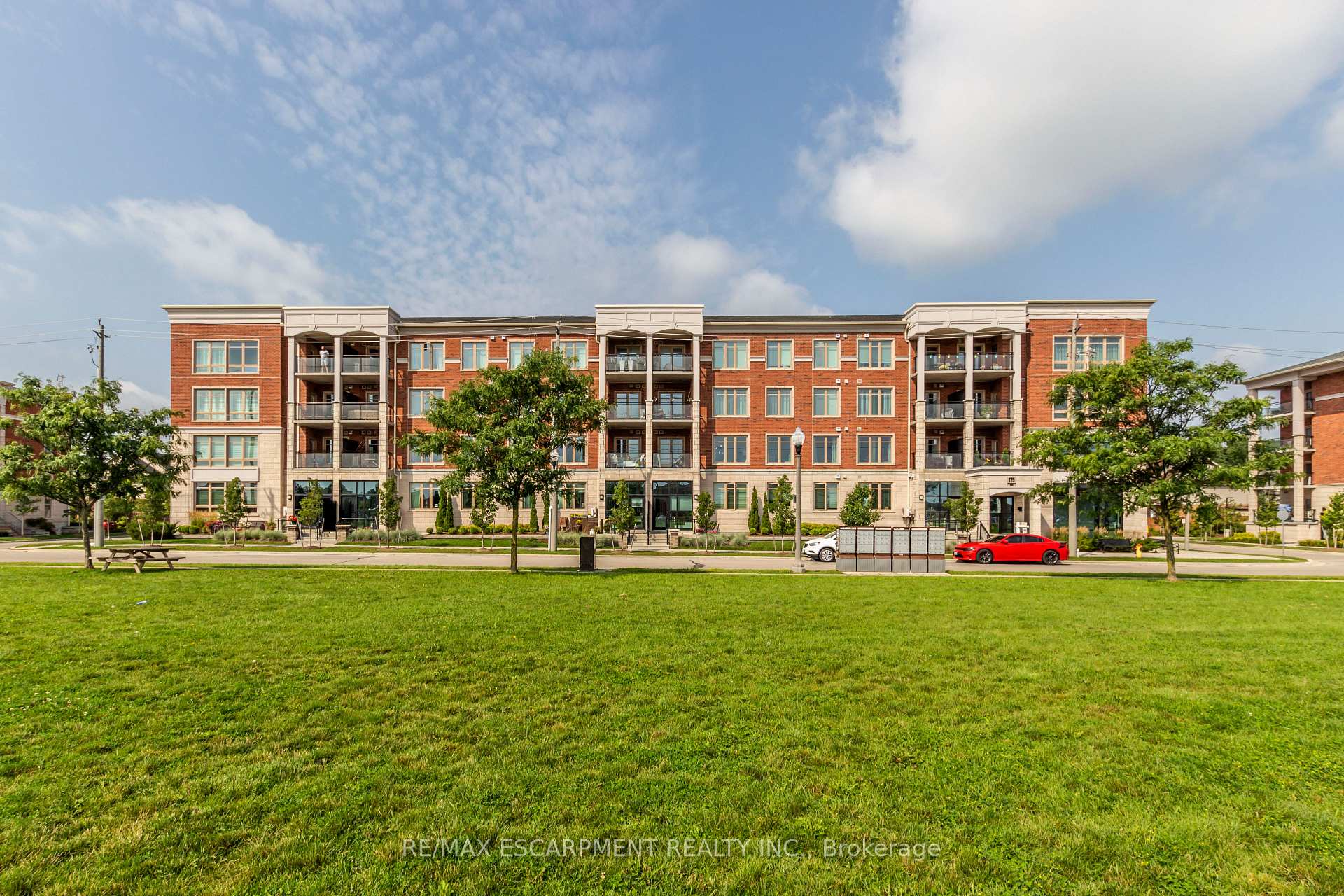 Photo of Unit 306, 175 Commonwealth Street