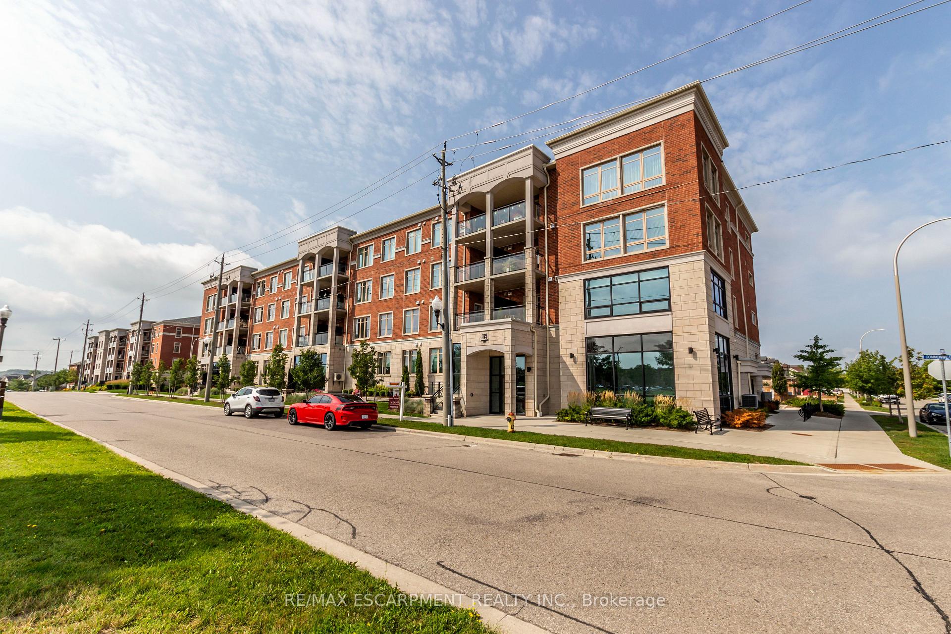 Photo 2 of Unit 306, 175 Commonwealth Street, Kitchener, Larentian West — HOMEH