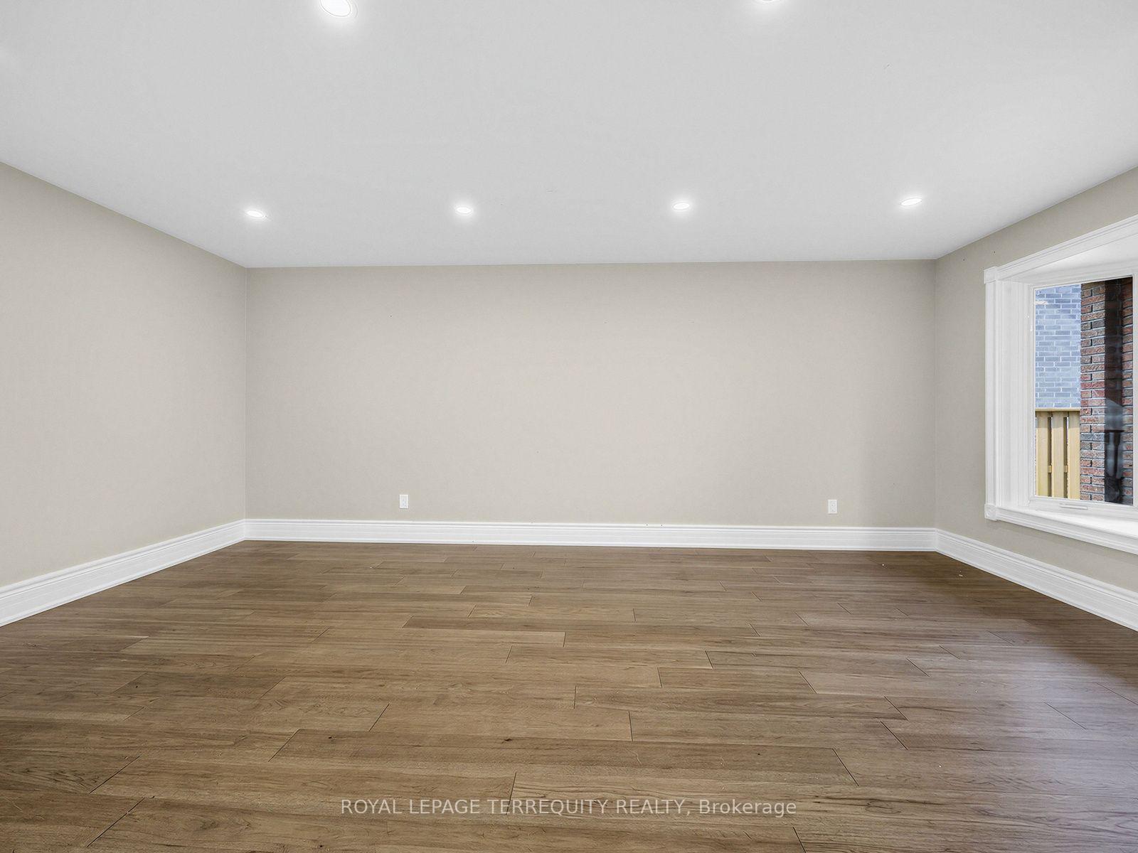Photo 5 of 124 Bathgate Drive, Scarborough, Centennial Scarborough — HOMEH