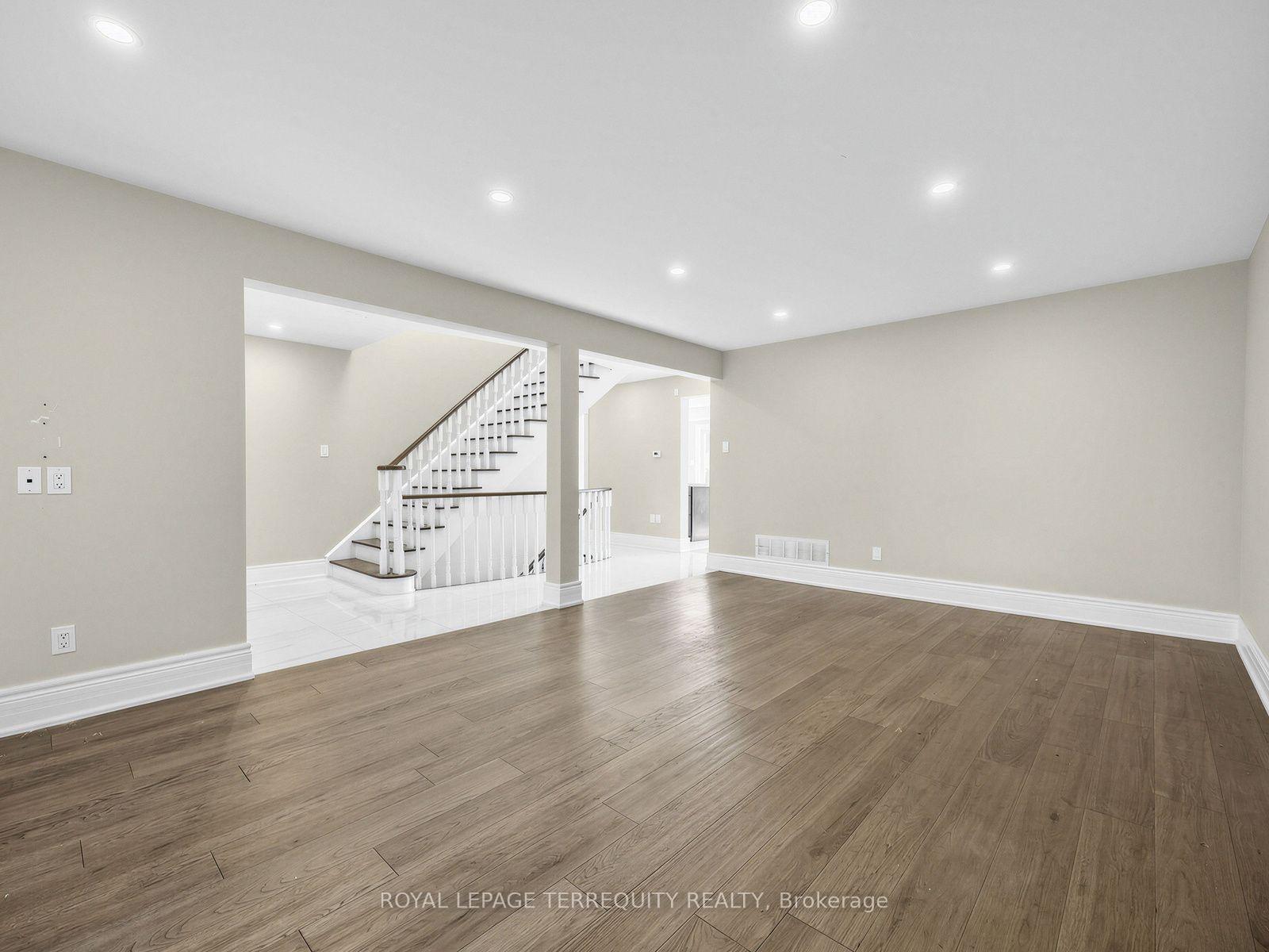 Photo 7 of 124 Bathgate Drive, Scarborough, Centennial Scarborough — HOMEH
