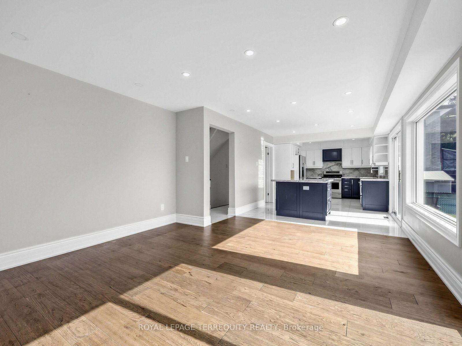Photo 9 of 124 Bathgate Drive, Scarborough, Centennial Scarborough — HOMEH