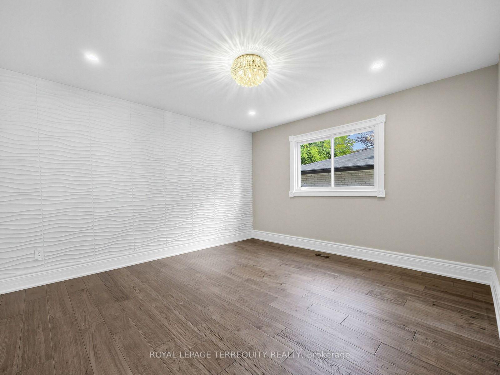Photo 10 of 124 Bathgate Drive, Scarborough, Centennial Scarborough — HOMEH