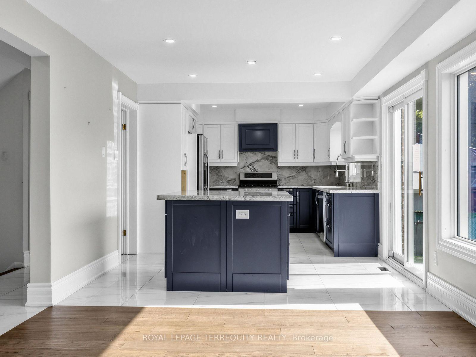 Photo 11 of 124 Bathgate Drive, Scarborough, Centennial Scarborough — HOMEH