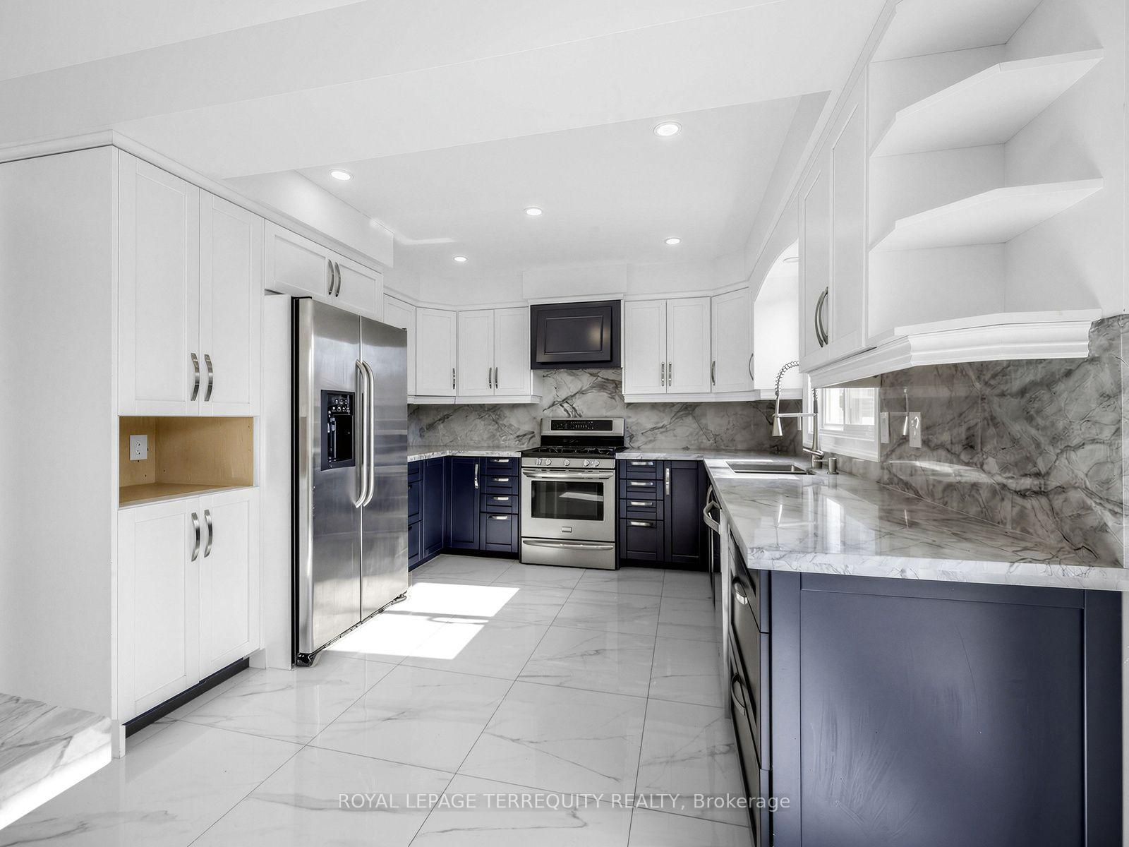 Photo 13 of 124 Bathgate Drive, Scarborough, Centennial Scarborough — HOMEH