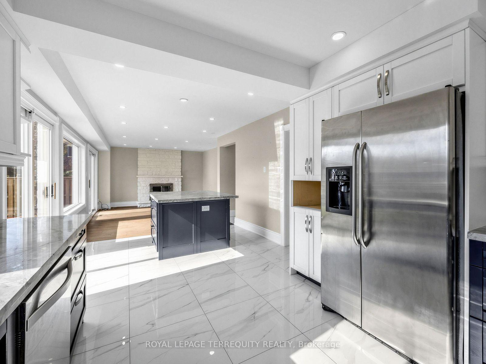 Photo 15 of 124 Bathgate Drive, Scarborough, Centennial Scarborough — HOMEH