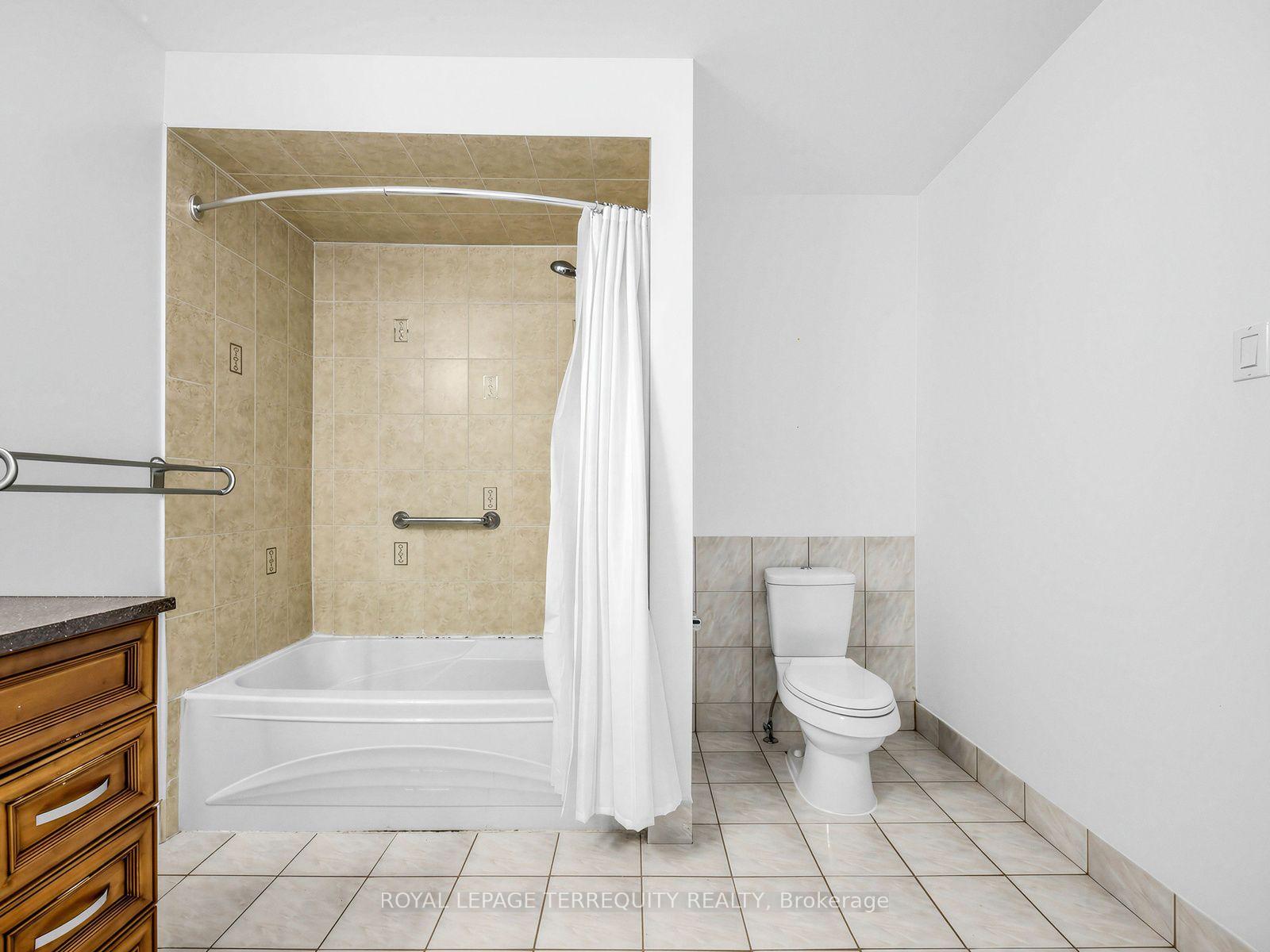 Photo 20 of 124 Bathgate Drive, Scarborough, Centennial Scarborough — HOMEH