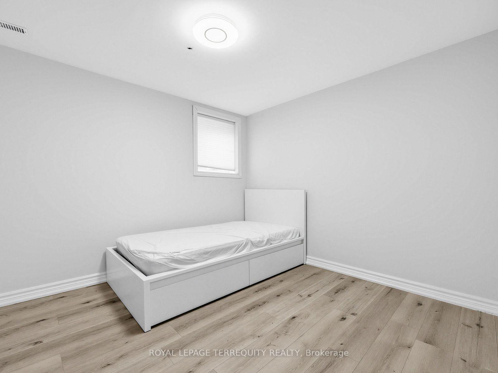 Photo 28 of 124 Bathgate Drive, Scarborough, Centennial Scarborough — HOMEH