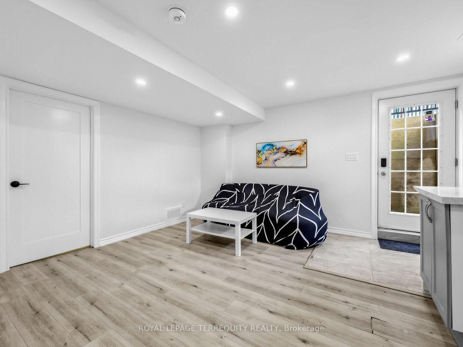 Photo 32 of 124 Bathgate Drive, Scarborough, Centennial Scarborough — HOMEH
