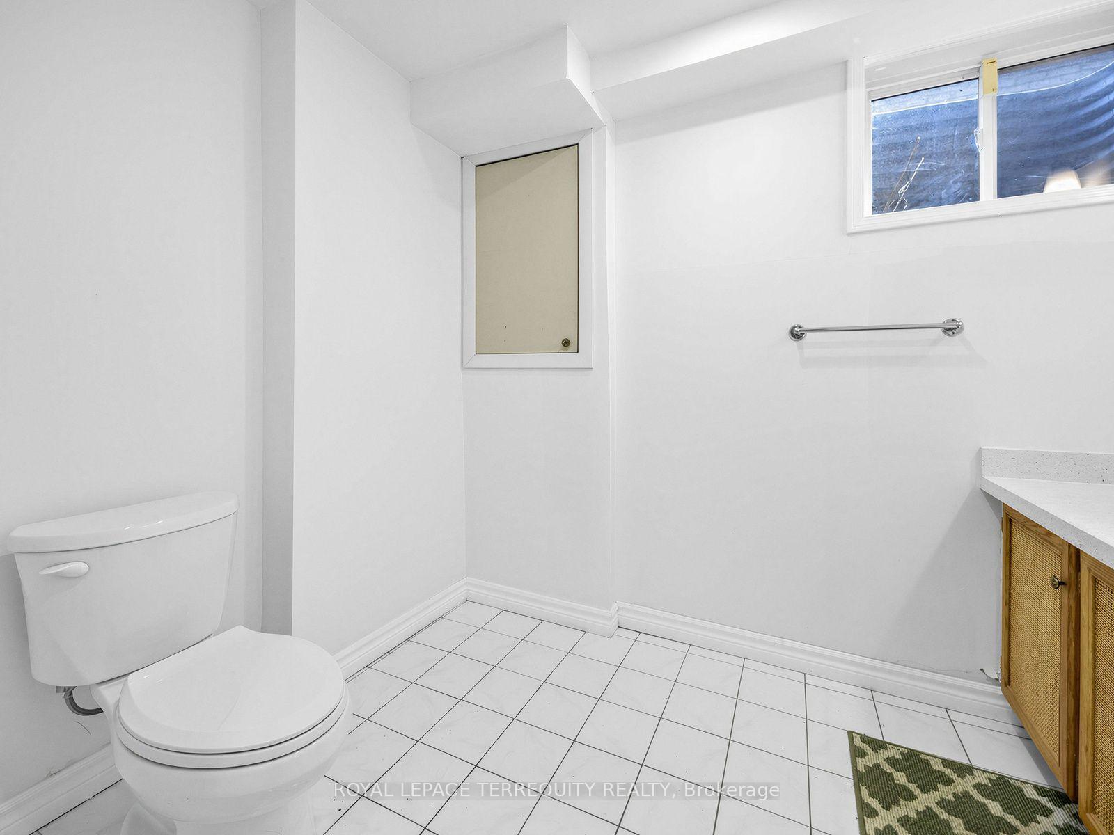 Photo 35 of 124 Bathgate Drive, Scarborough, Centennial Scarborough — HOMEH