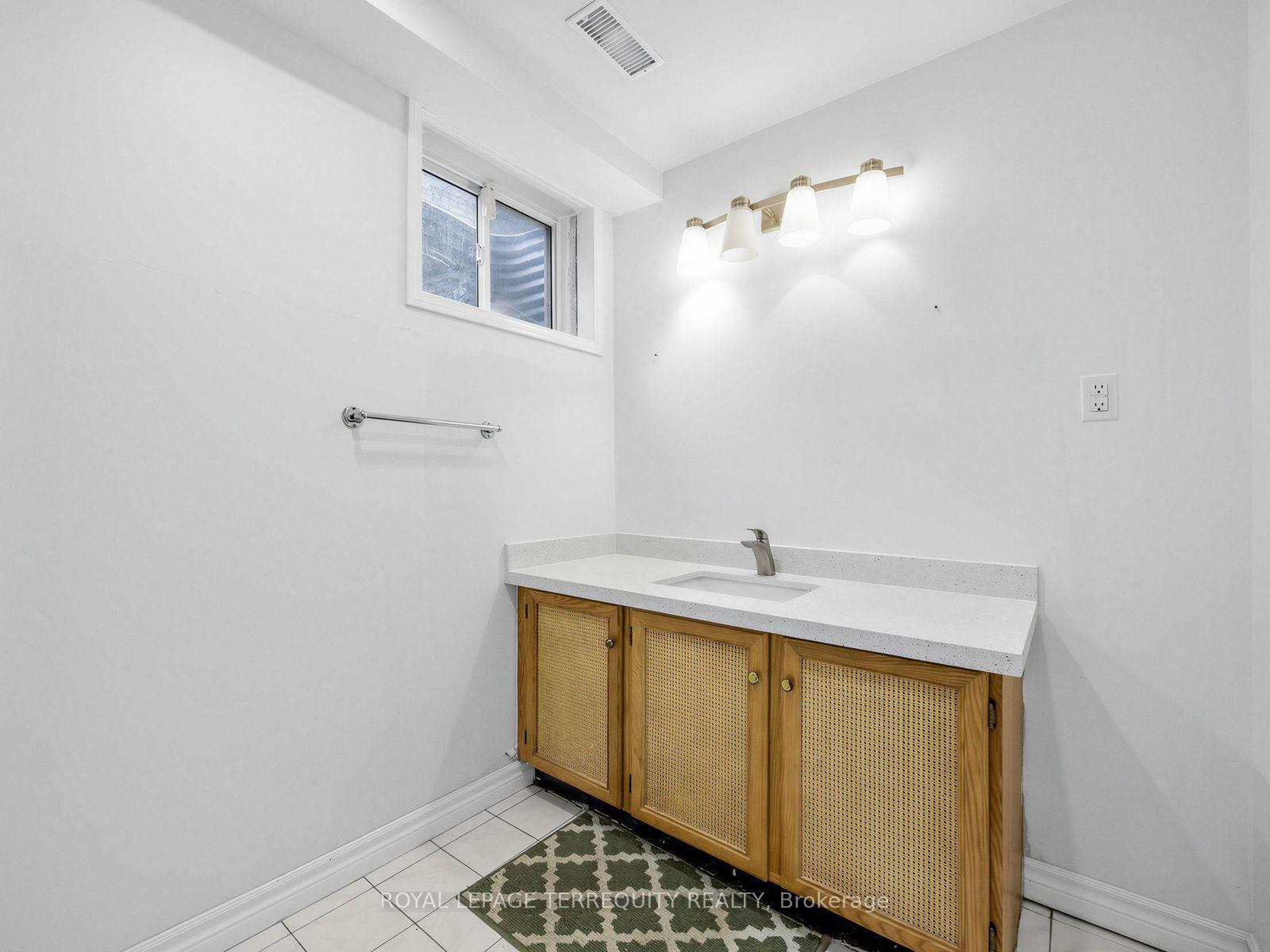 Photo 36 of 124 Bathgate Drive, Scarborough, Centennial Scarborough — HOMEH